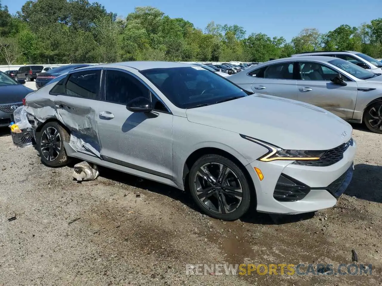 4 Photograph of a damaged car 5XXG64J20NG146554 KIA K5 2022