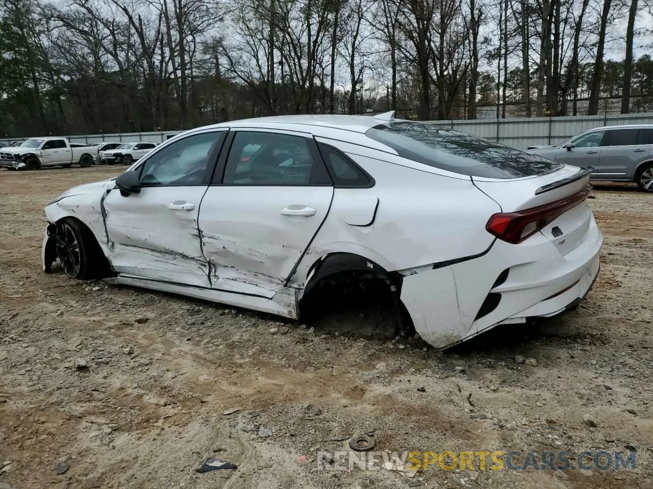 2 Photograph of a damaged car 5XXG64J20NG151432 KIA K5 2022