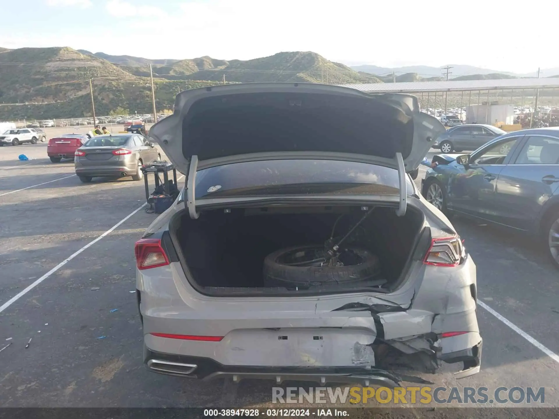 17 Photograph of a damaged car 5XXG64J20NG153374 KIA K5 2022