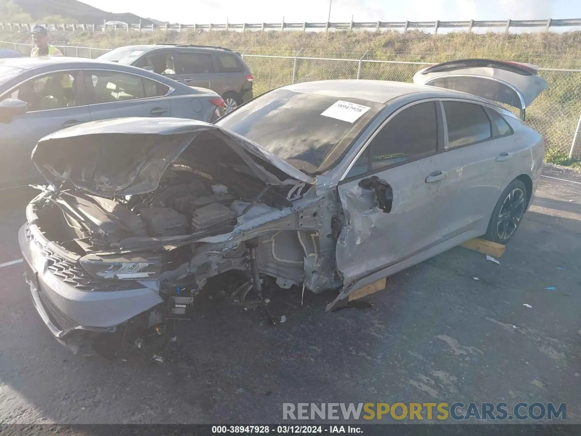 2 Photograph of a damaged car 5XXG64J20NG153374 KIA K5 2022