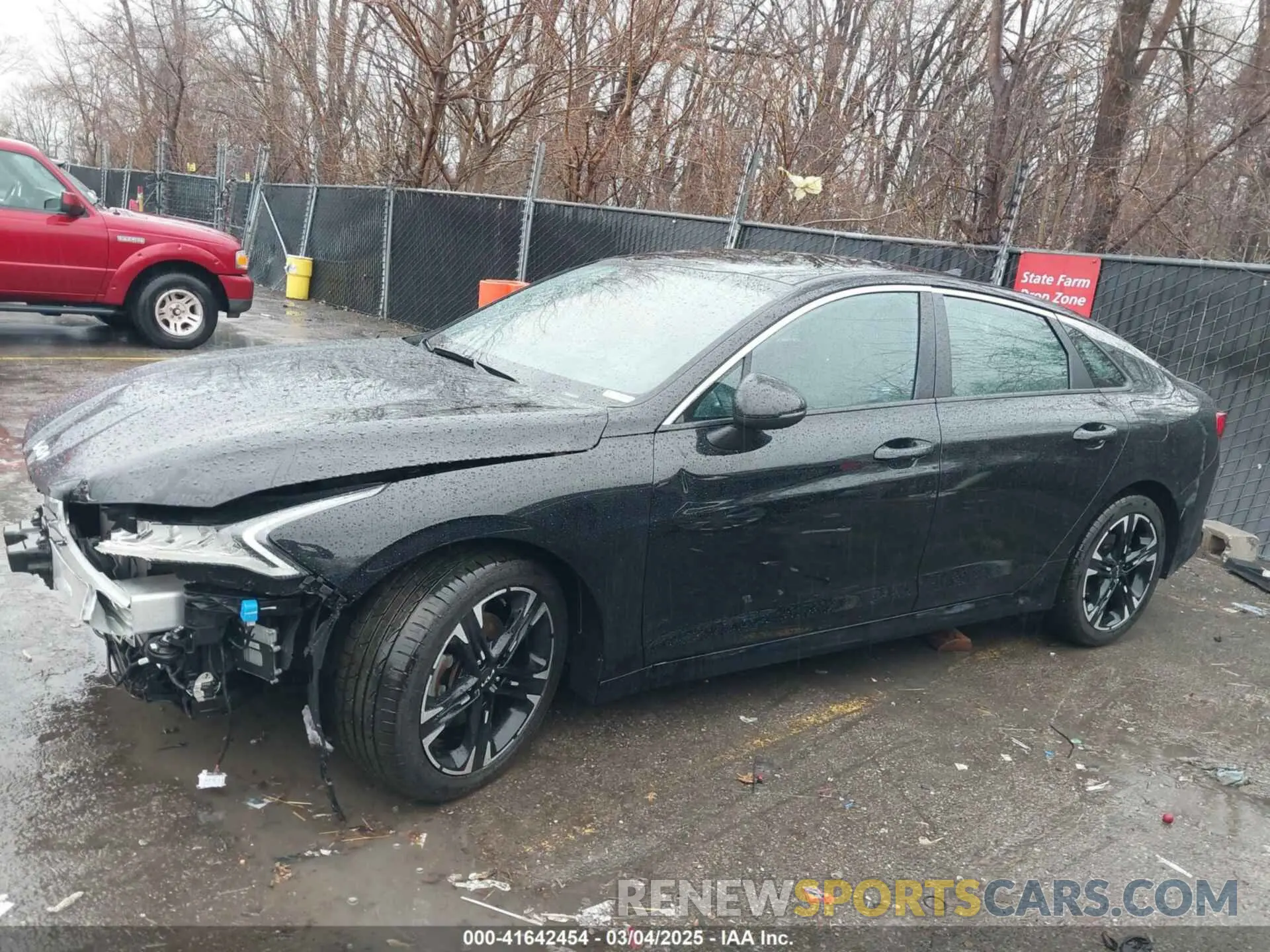 14 Photograph of a damaged car 5XXG64J20NG155965 KIA K5 2022