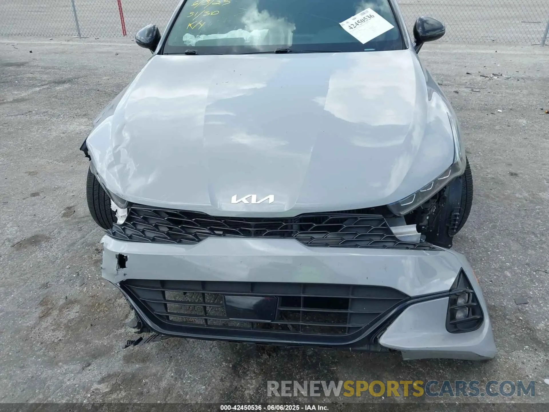 12 Photograph of a damaged car 5XXG64J21NG082945 KIA K5 2022
