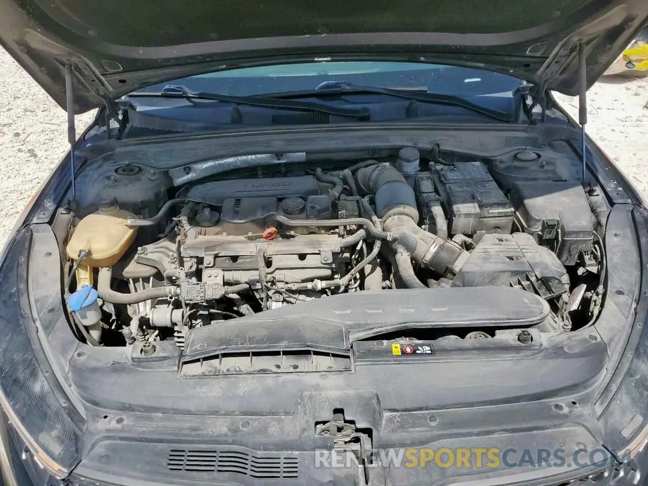 11 Photograph of a damaged car 5XXG64J21NG084873 KIA K5 2022