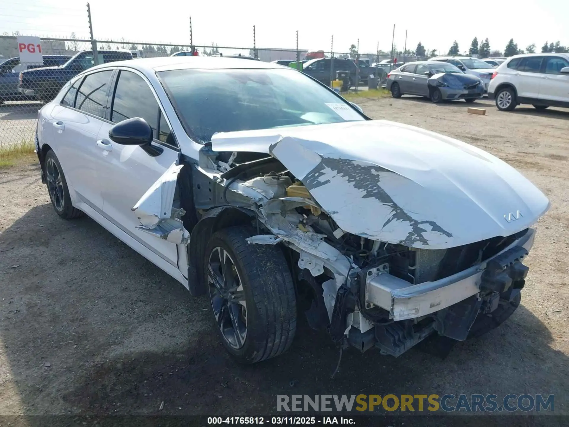 1 Photograph of a damaged car 5XXG64J21NG092164 KIA K5 2022