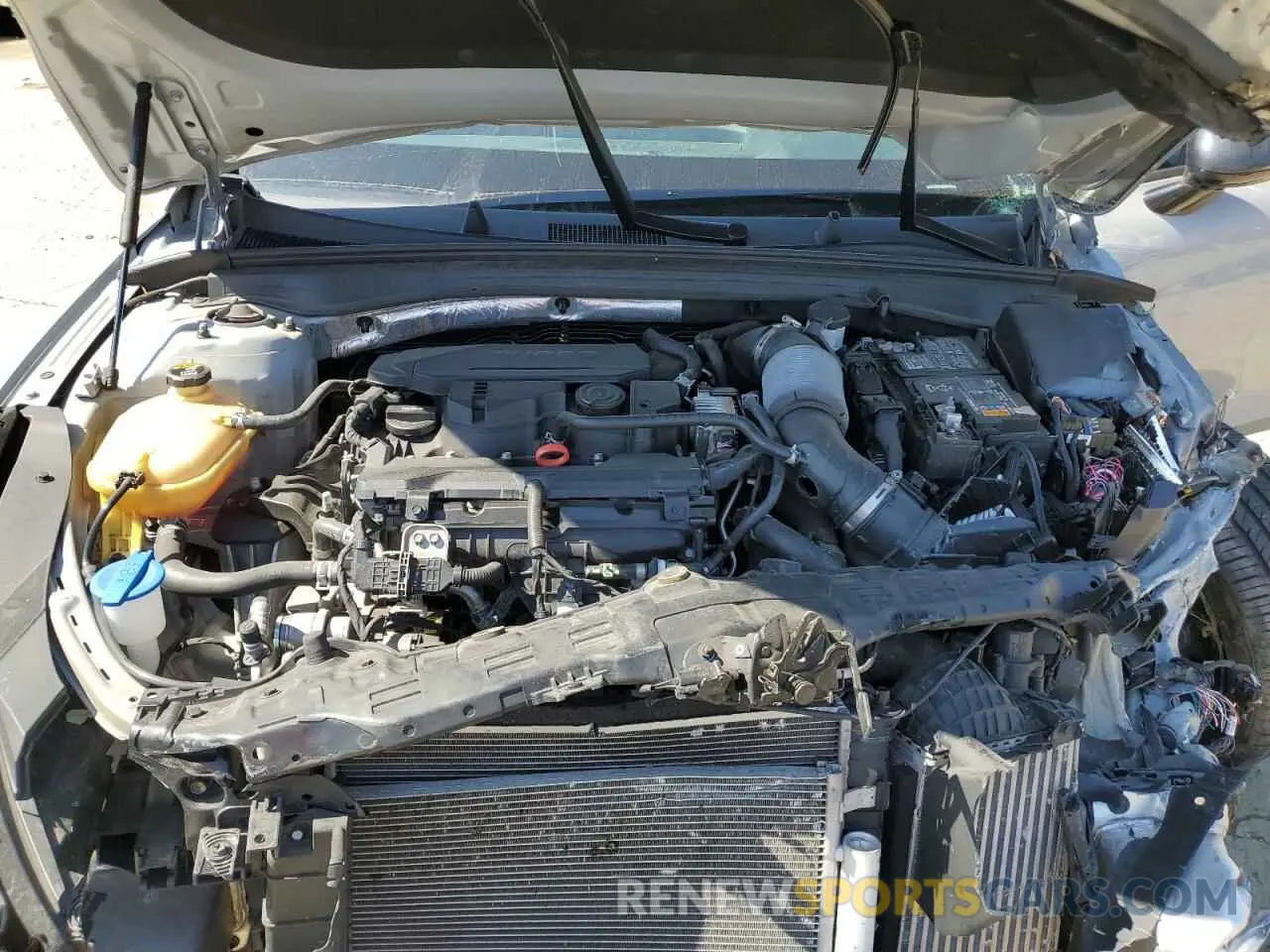 11 Photograph of a damaged car 5XXG64J21NG097347 KIA K5 2022