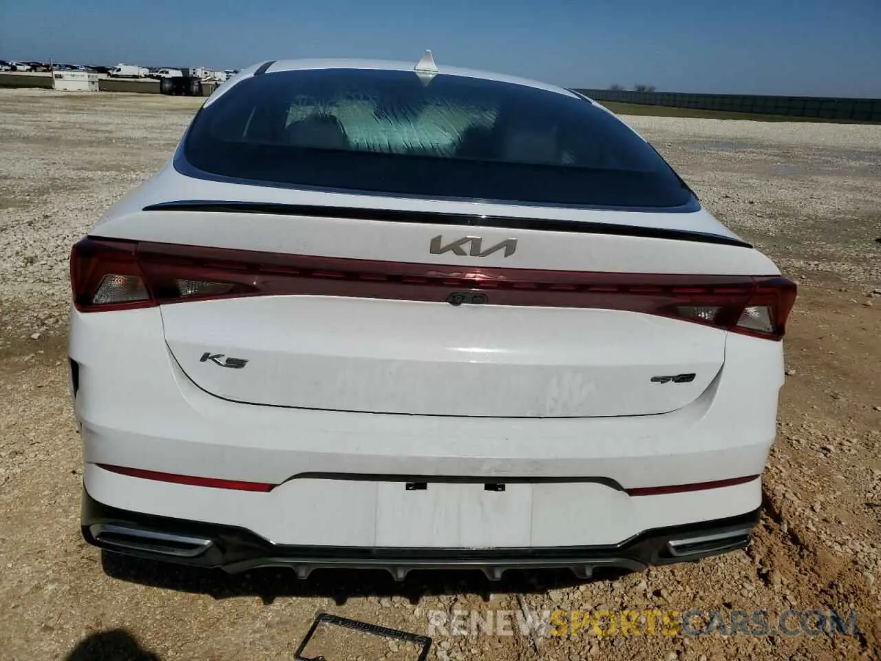 6 Photograph of a damaged car 5XXG64J21NG105494 KIA K5 2022