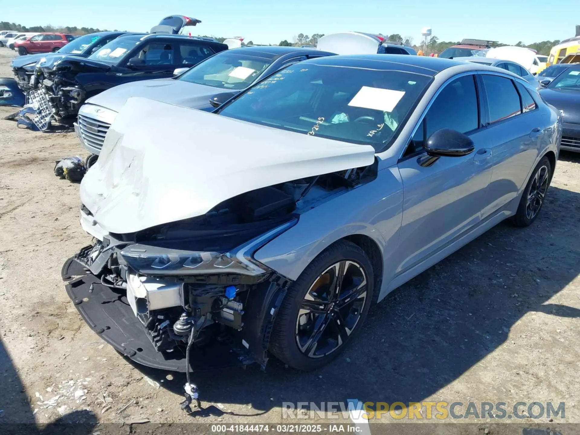 2 Photograph of a damaged car 5XXG64J21NG116575 KIA K5 2022