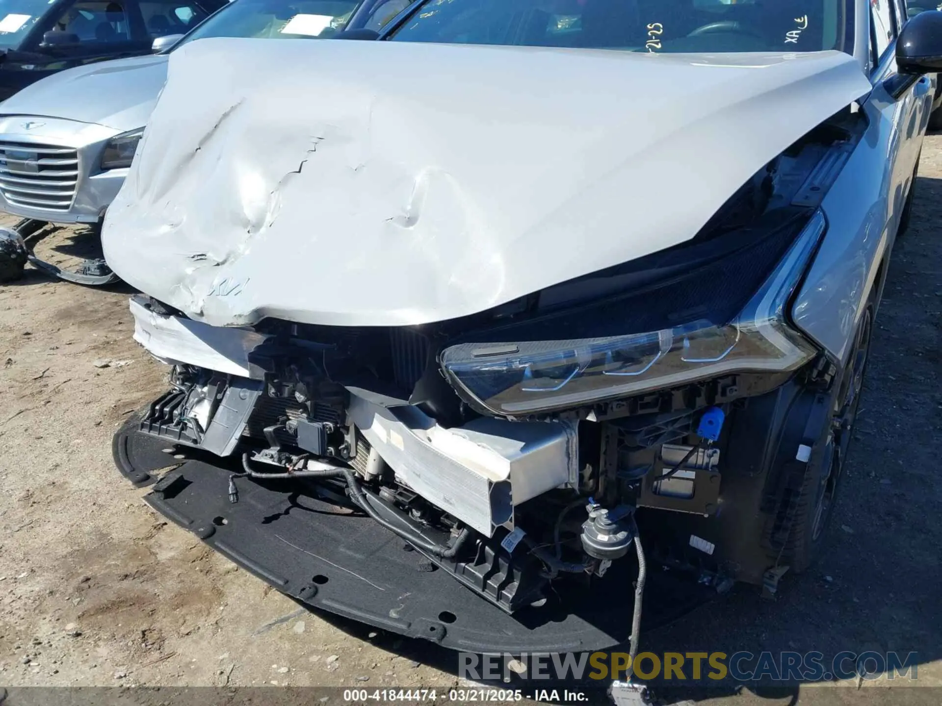 6 Photograph of a damaged car 5XXG64J21NG116575 KIA K5 2022