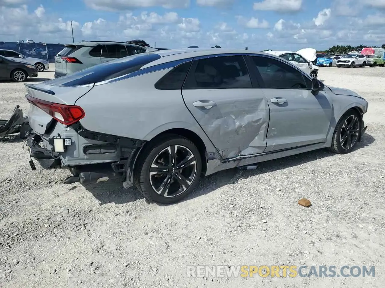 3 Photograph of a damaged car 5XXG64J21NG124465 KIA K5 2022