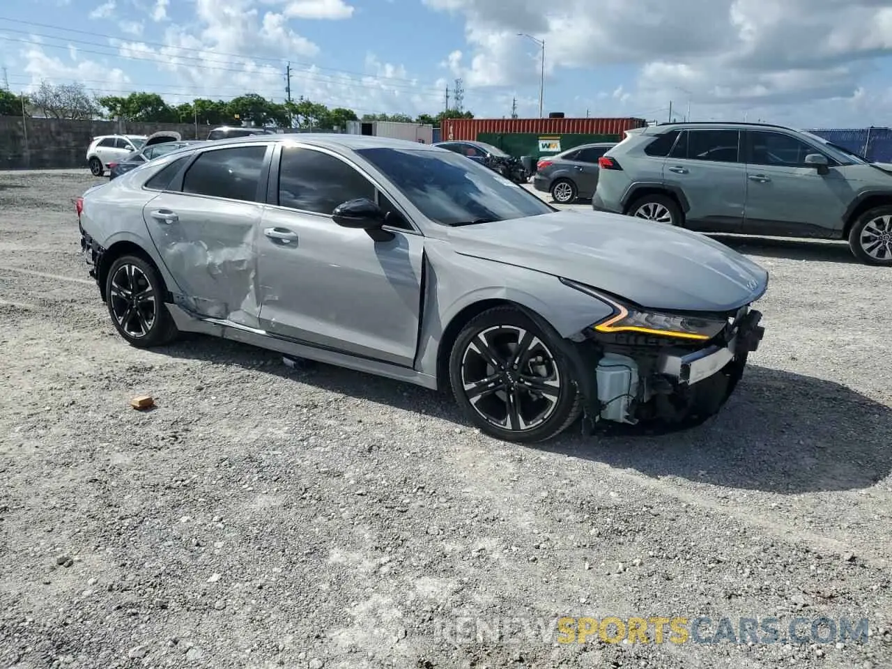 4 Photograph of a damaged car 5XXG64J21NG124465 KIA K5 2022