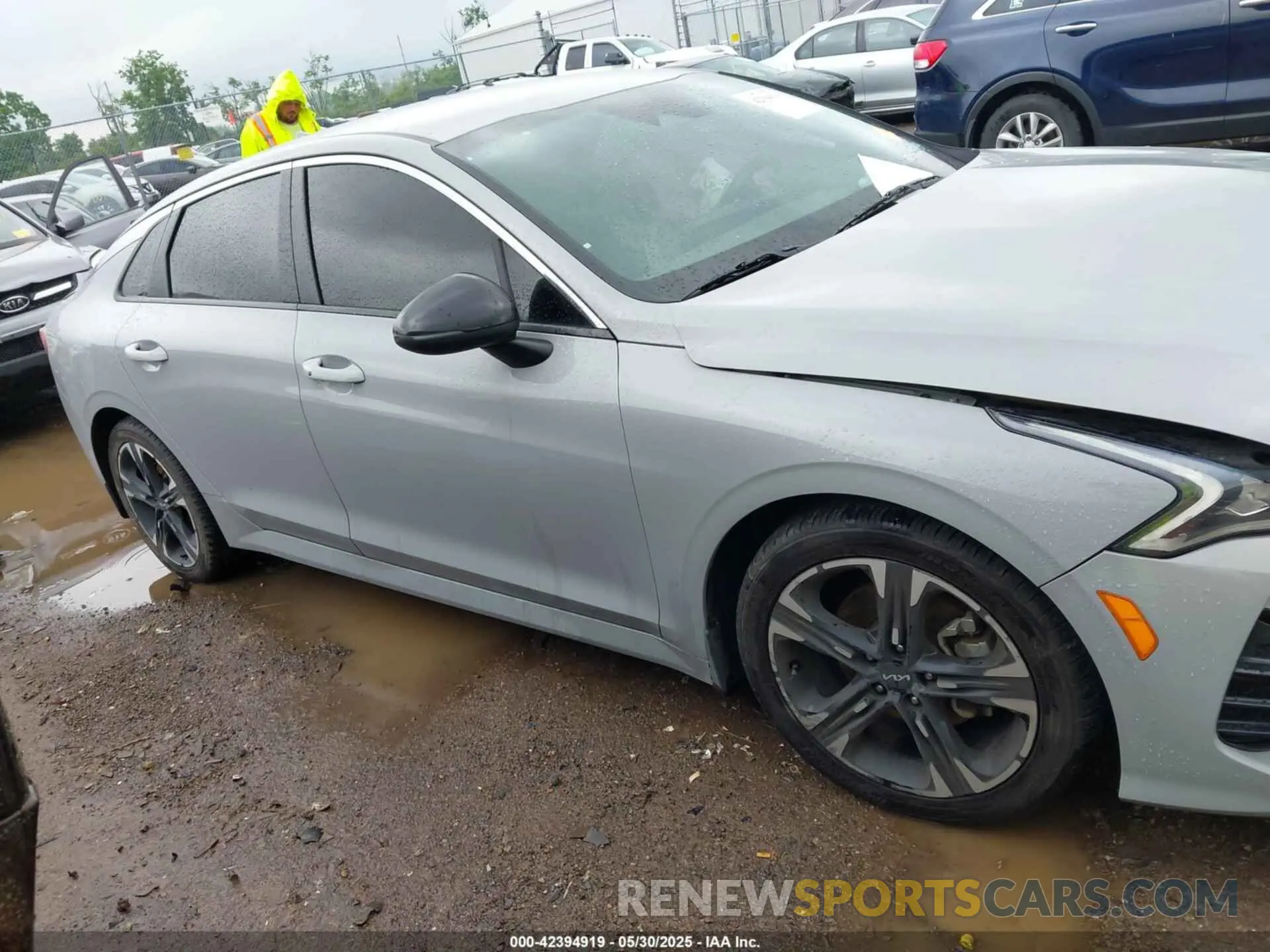 13 Photograph of a damaged car 5XXG64J21NG143288 KIA K5 2022