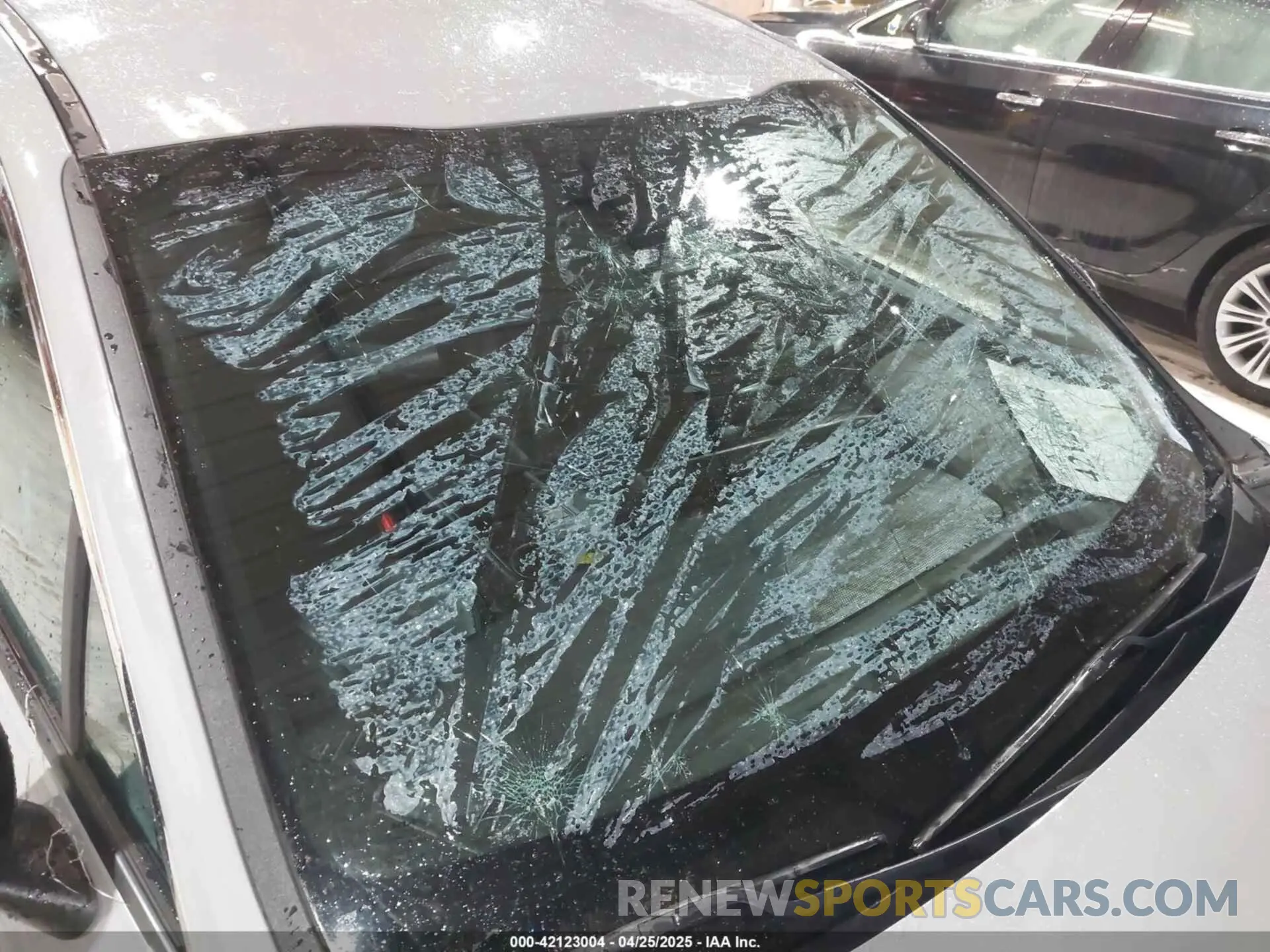 18 Photograph of a damaged car 5XXG64J21NG154551 KIA K5 2022