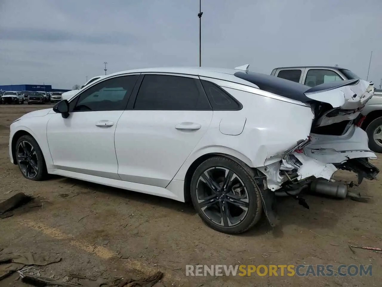 2 Photograph of a damaged car 5XXG64J21NG165162 KIA K5 2022