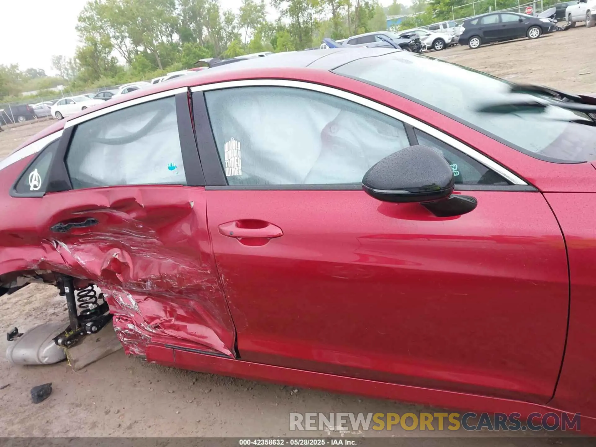 14 Photograph of a damaged car 5XXG64J22NG091914 KIA K5 2022