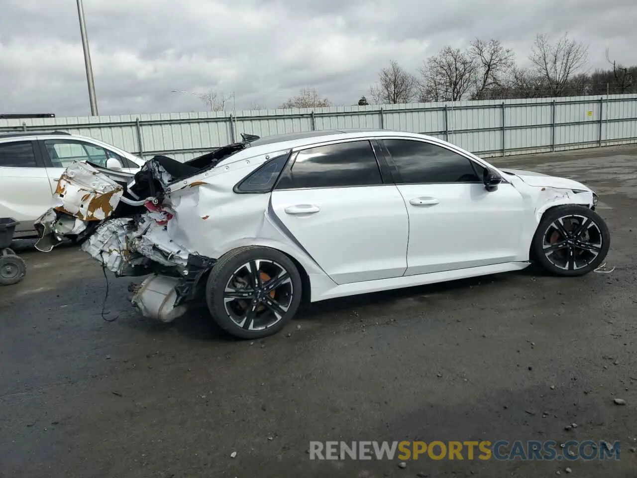 3 Photograph of a damaged car 5XXG64J22NG100028 KIA K5 2022