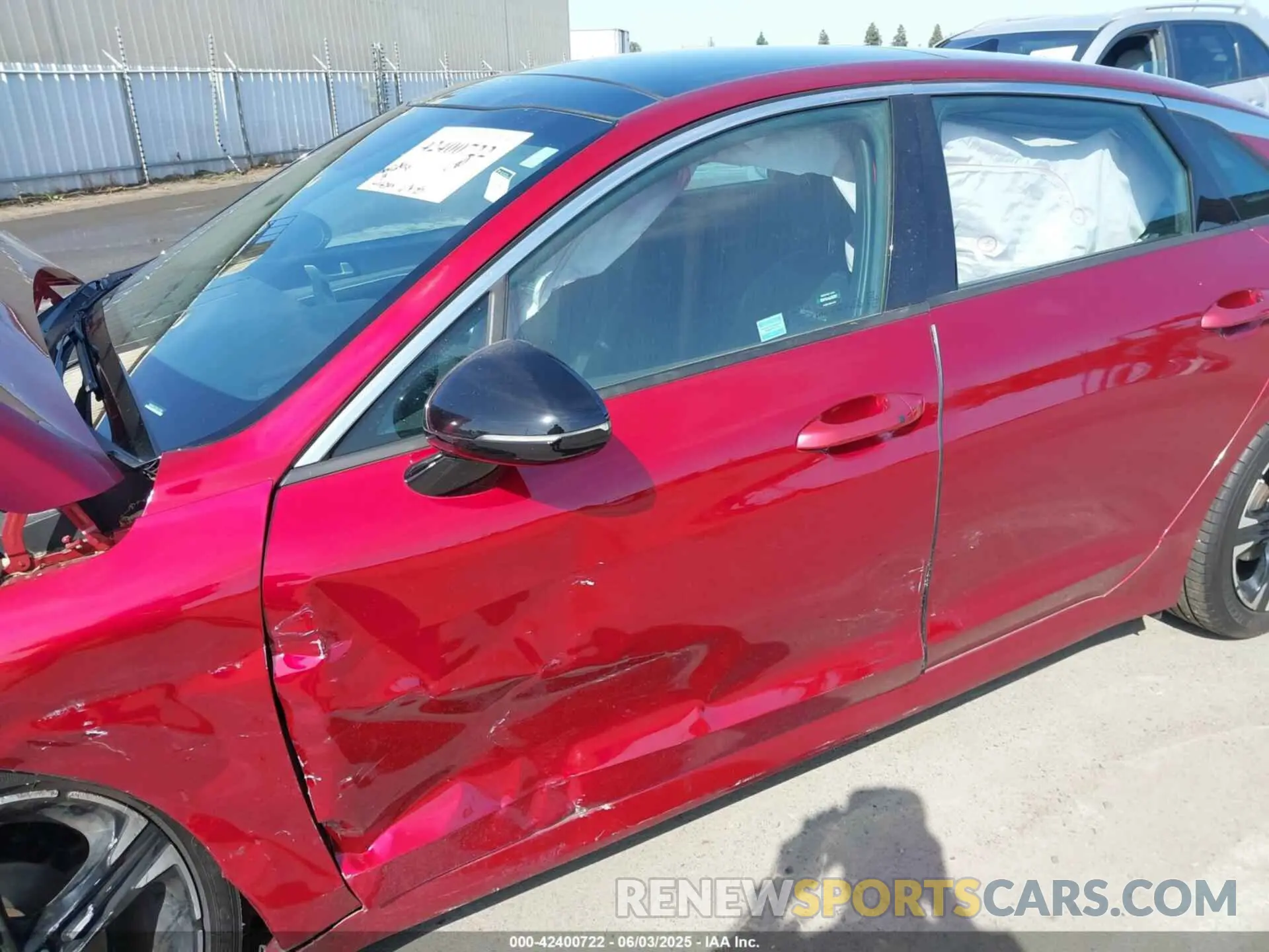 17 Photograph of a damaged car 5XXG64J22NG101583 KIA K5 2022