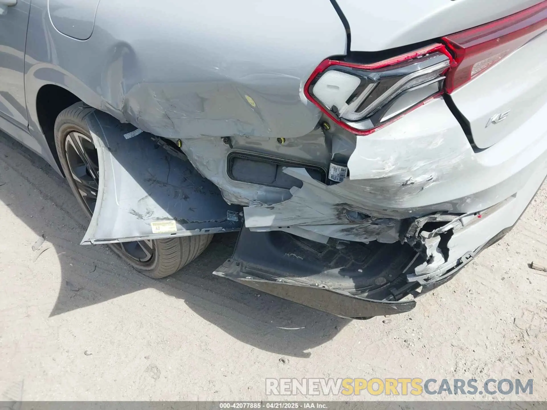 5 Photograph of a damaged car 5XXG64J22NG120702 KIA K5 2022