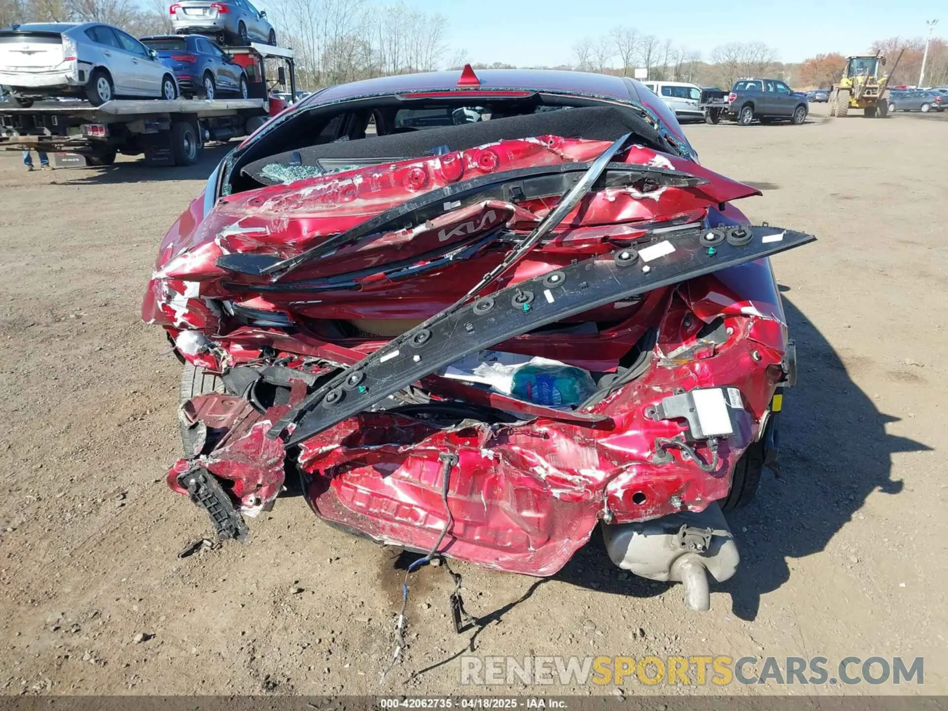17 Photograph of a damaged car 5XXG64J22NG150511 KIA K5 2022