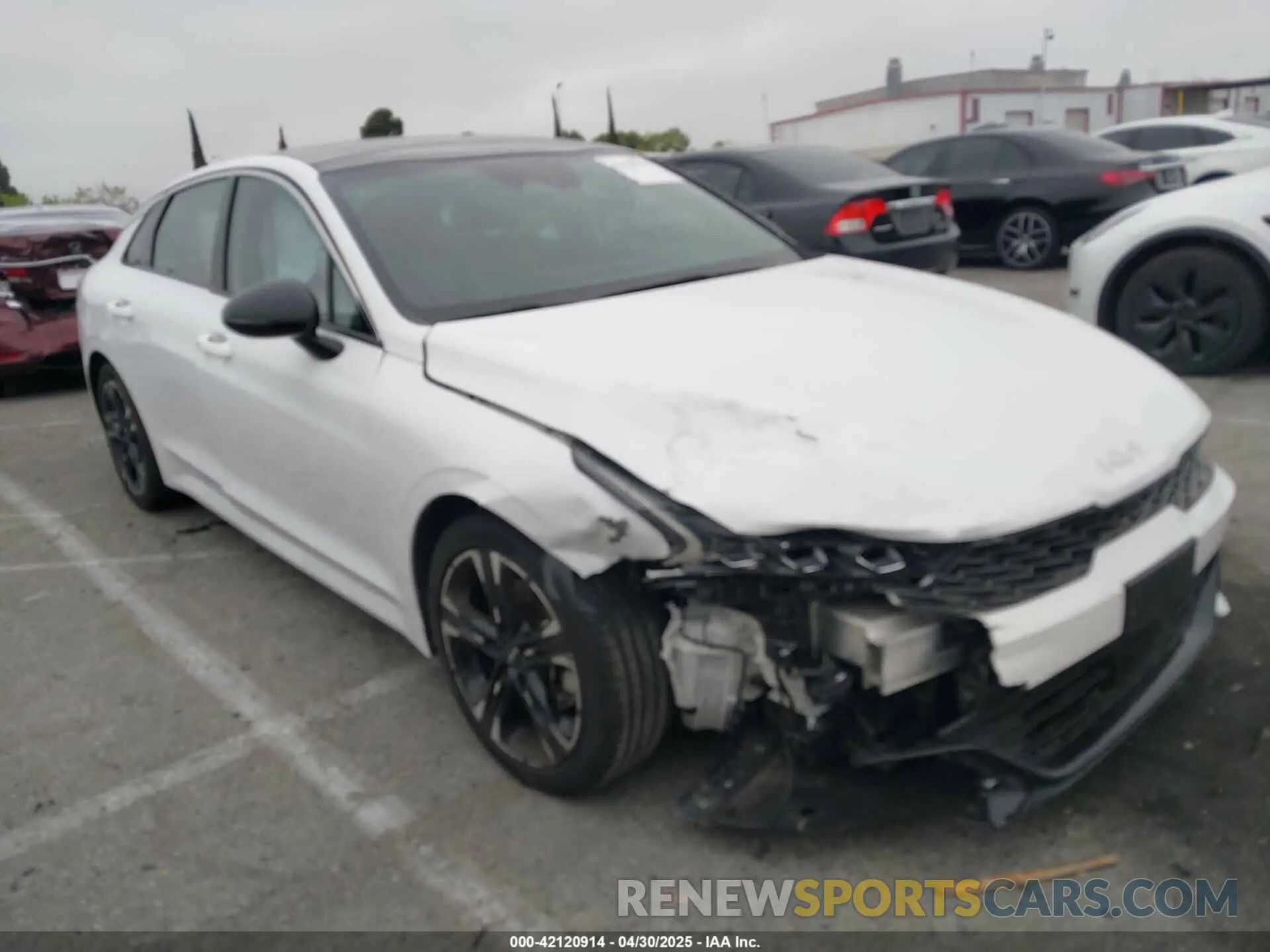 1 Photograph of a damaged car 5XXG64J22NG157992 KIA K5 2022