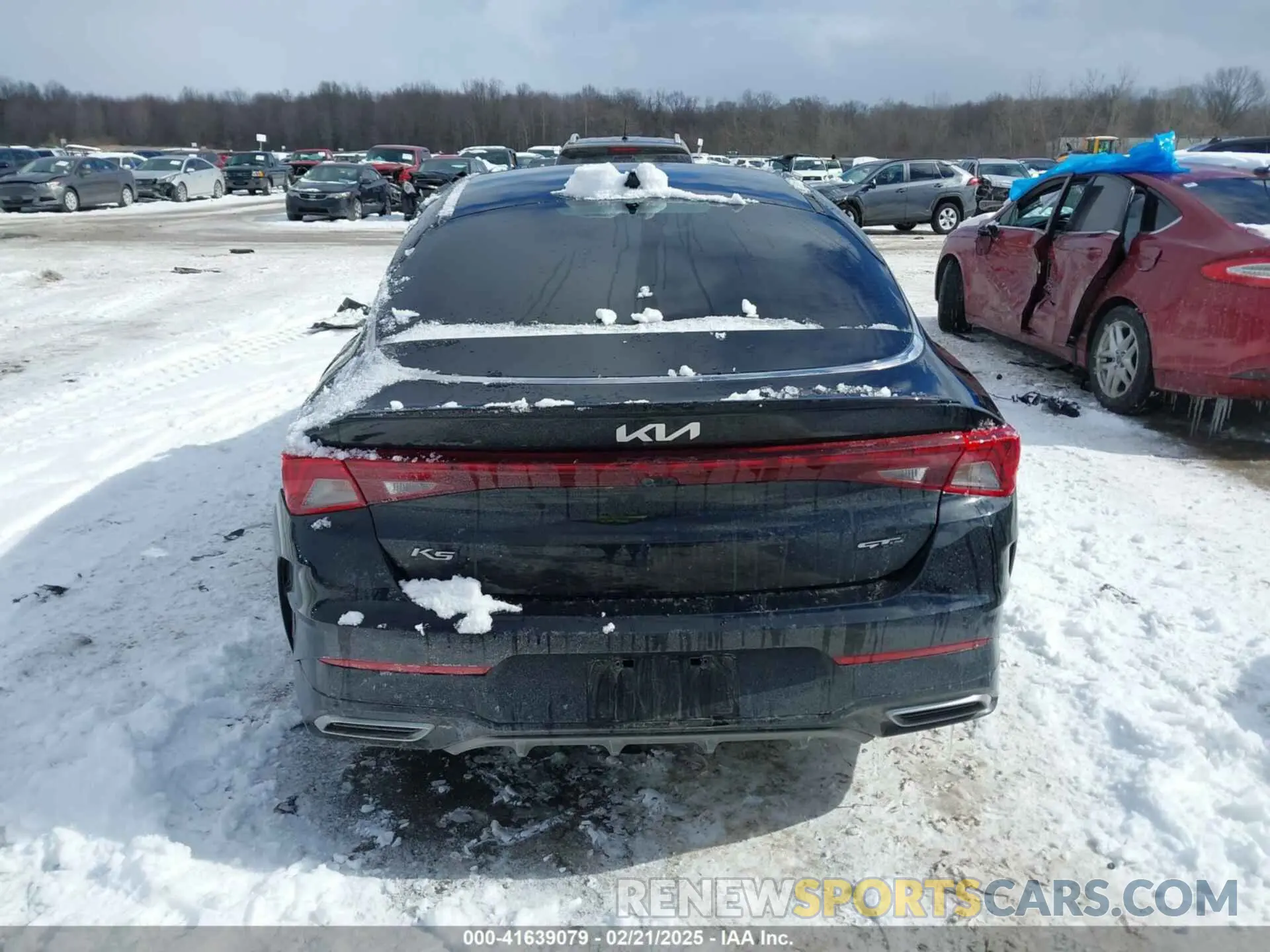 16 Photograph of a damaged car 5XXG64J23NG165177 KIA K5 2022