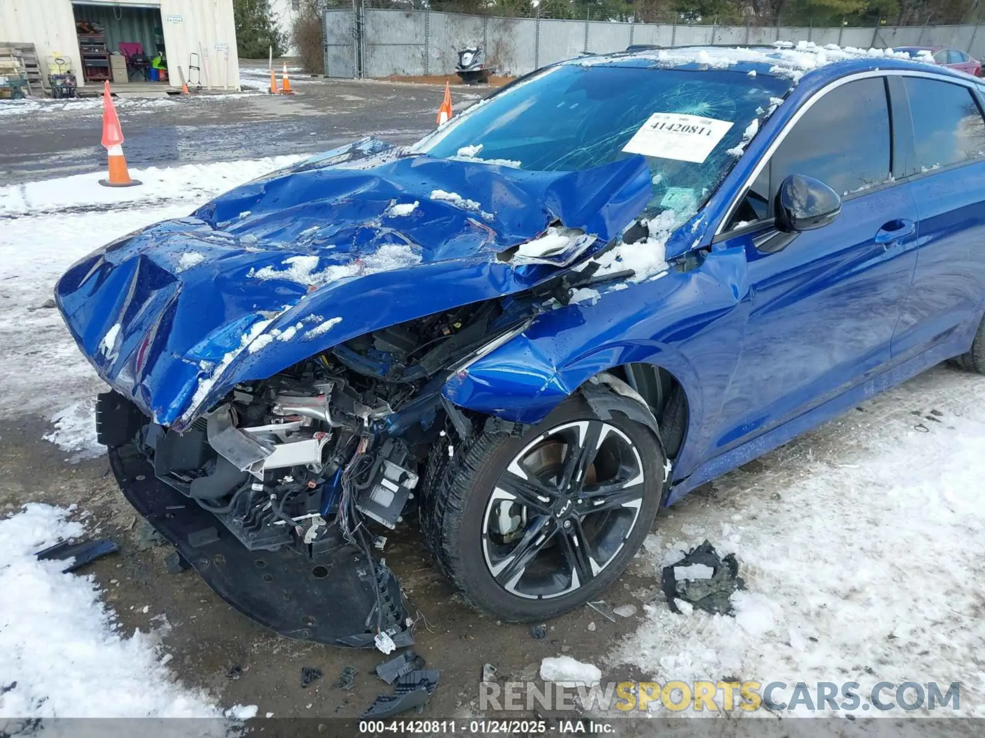 6 Photograph of a damaged car 5XXG64J24NG093051 KIA K5 2022