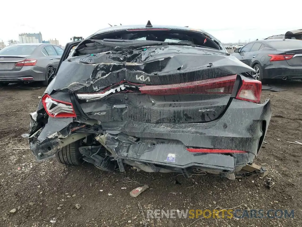 6 Photograph of a damaged car 5XXG64J24NG115887 KIA K5 2022