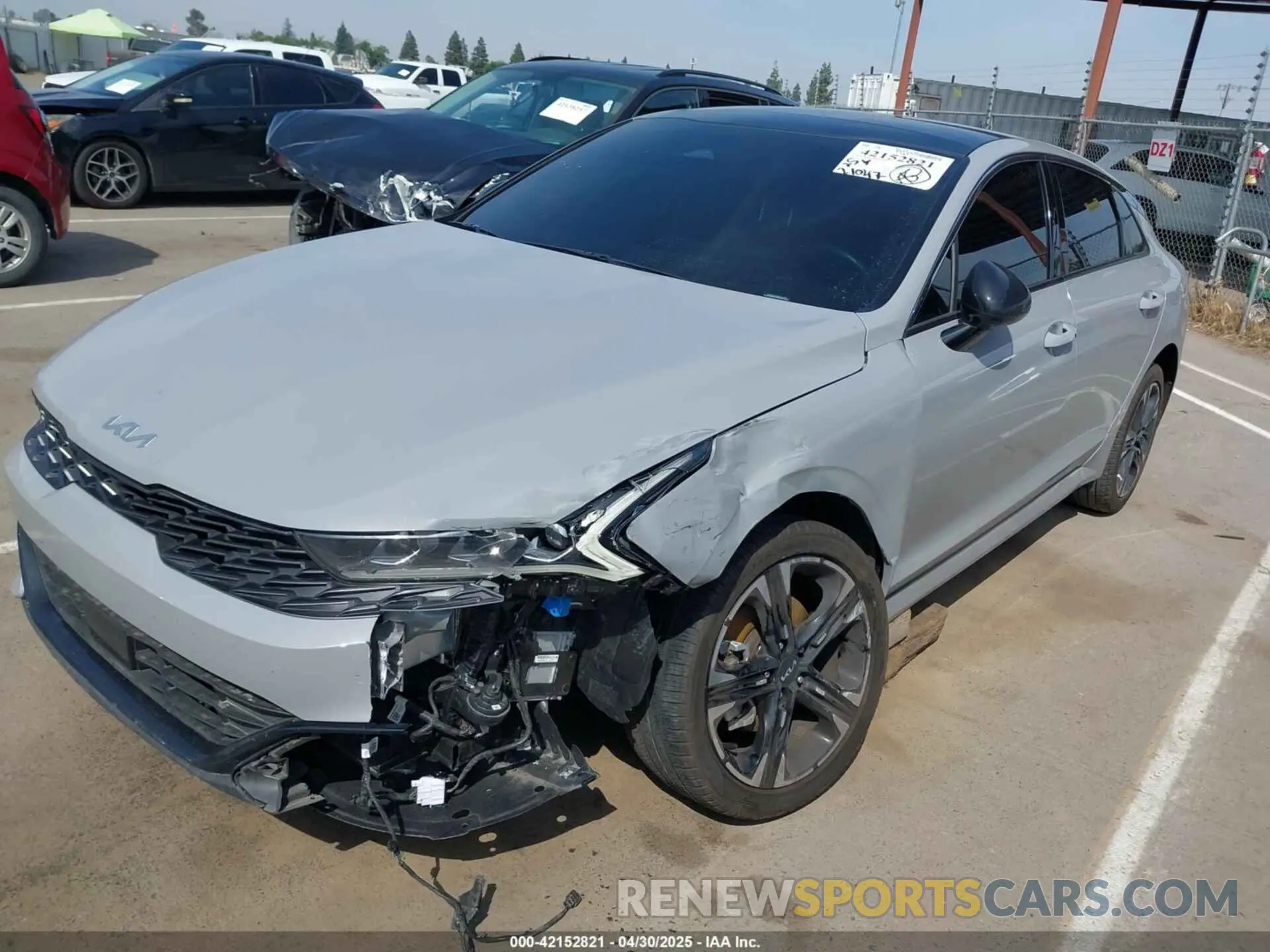 2 Photograph of a damaged car 5XXG64J24NG124203 KIA K5 2022