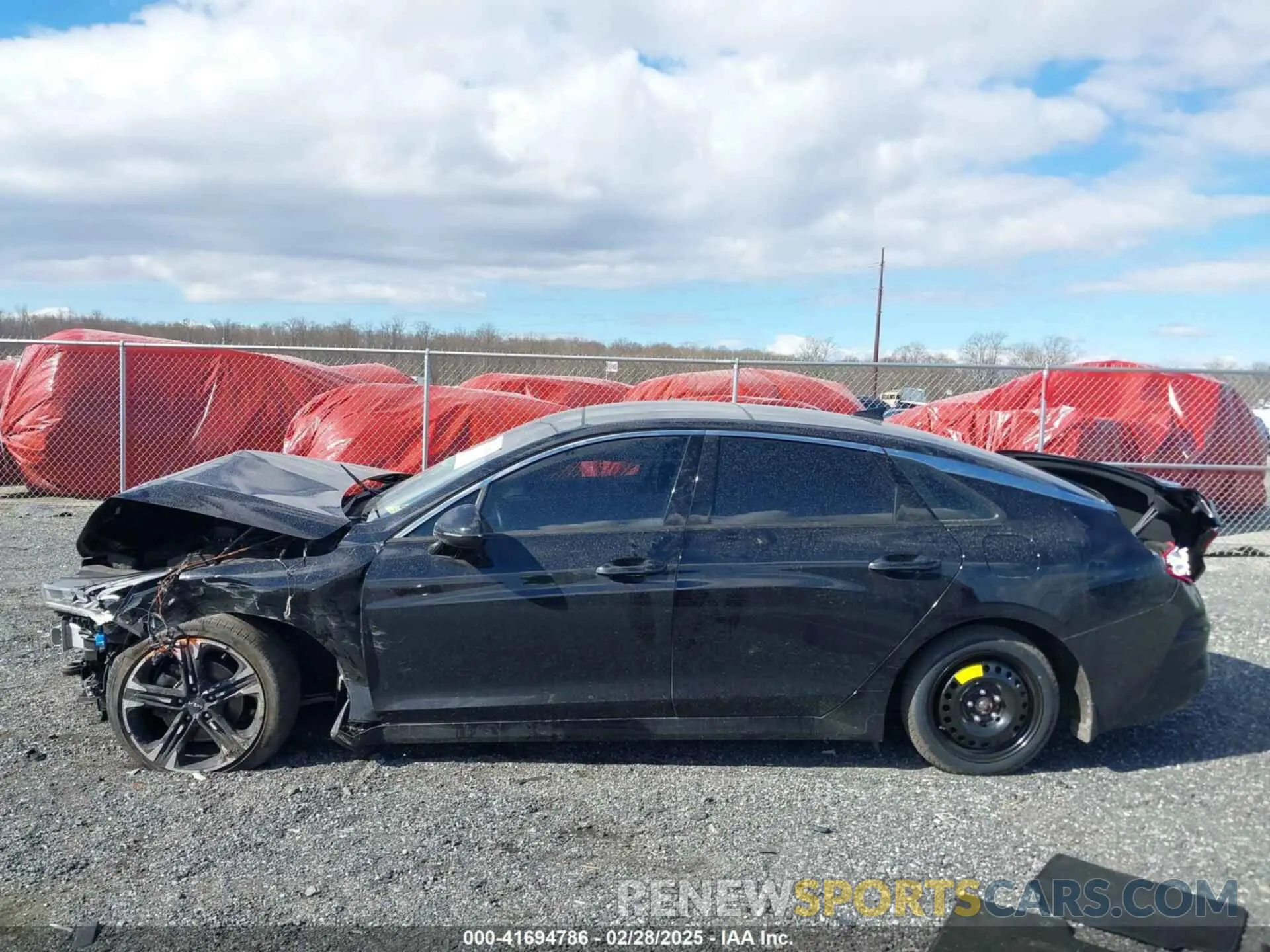 14 Photograph of a damaged car 5XXG64J24NG129630 KIA K5 2022