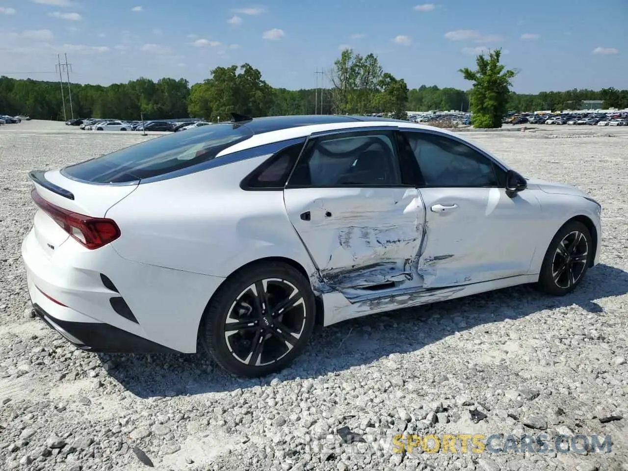 3 Photograph of a damaged car 5XXG64J24NG130096 KIA K5 2022