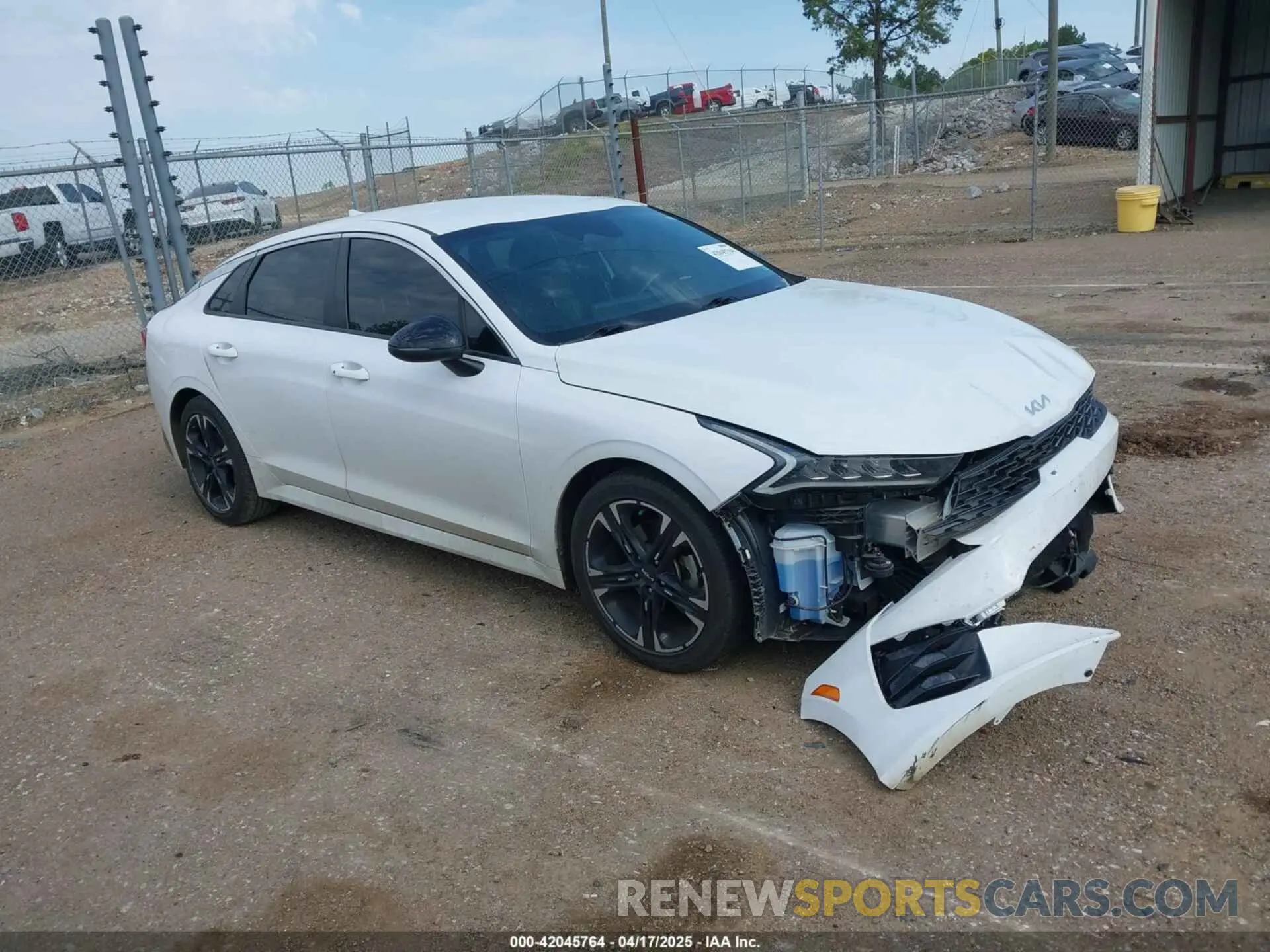 1 Photograph of a damaged car 5XXG64J24NG132334 KIA K5 2022