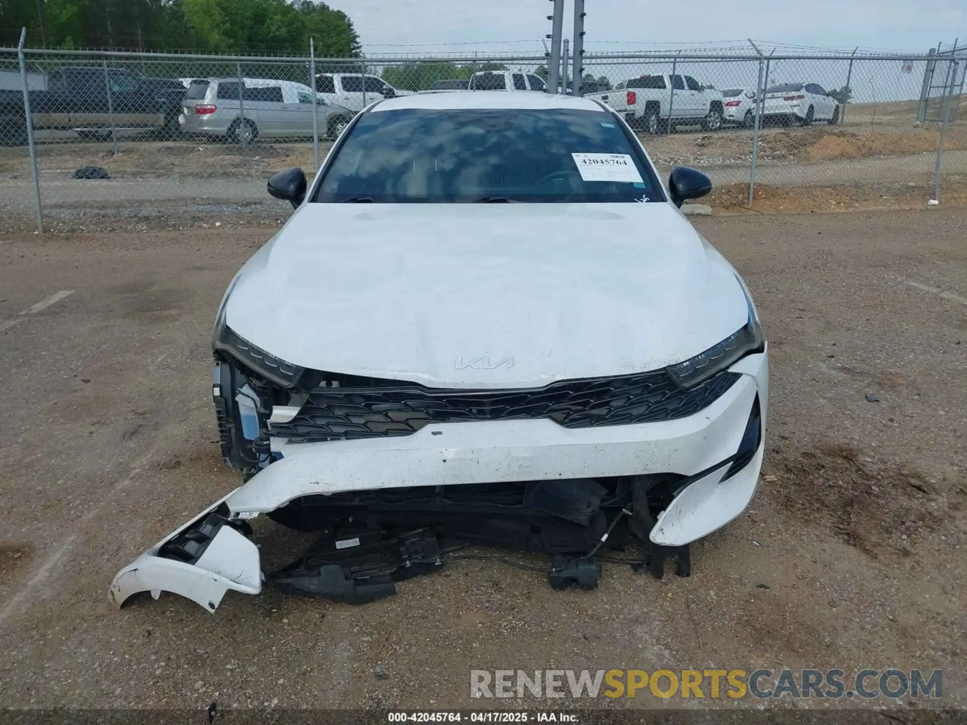 12 Photograph of a damaged car 5XXG64J24NG132334 KIA K5 2022