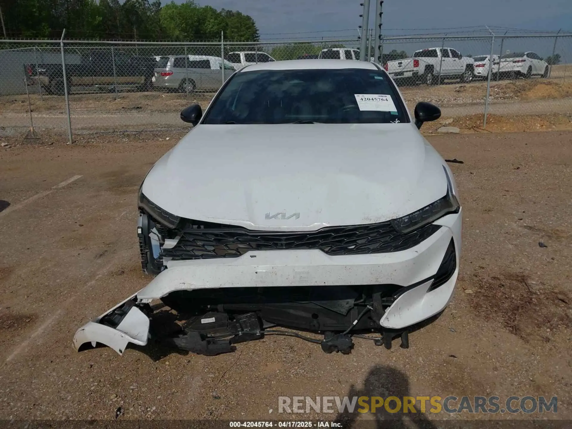 6 Photograph of a damaged car 5XXG64J24NG132334 KIA K5 2022