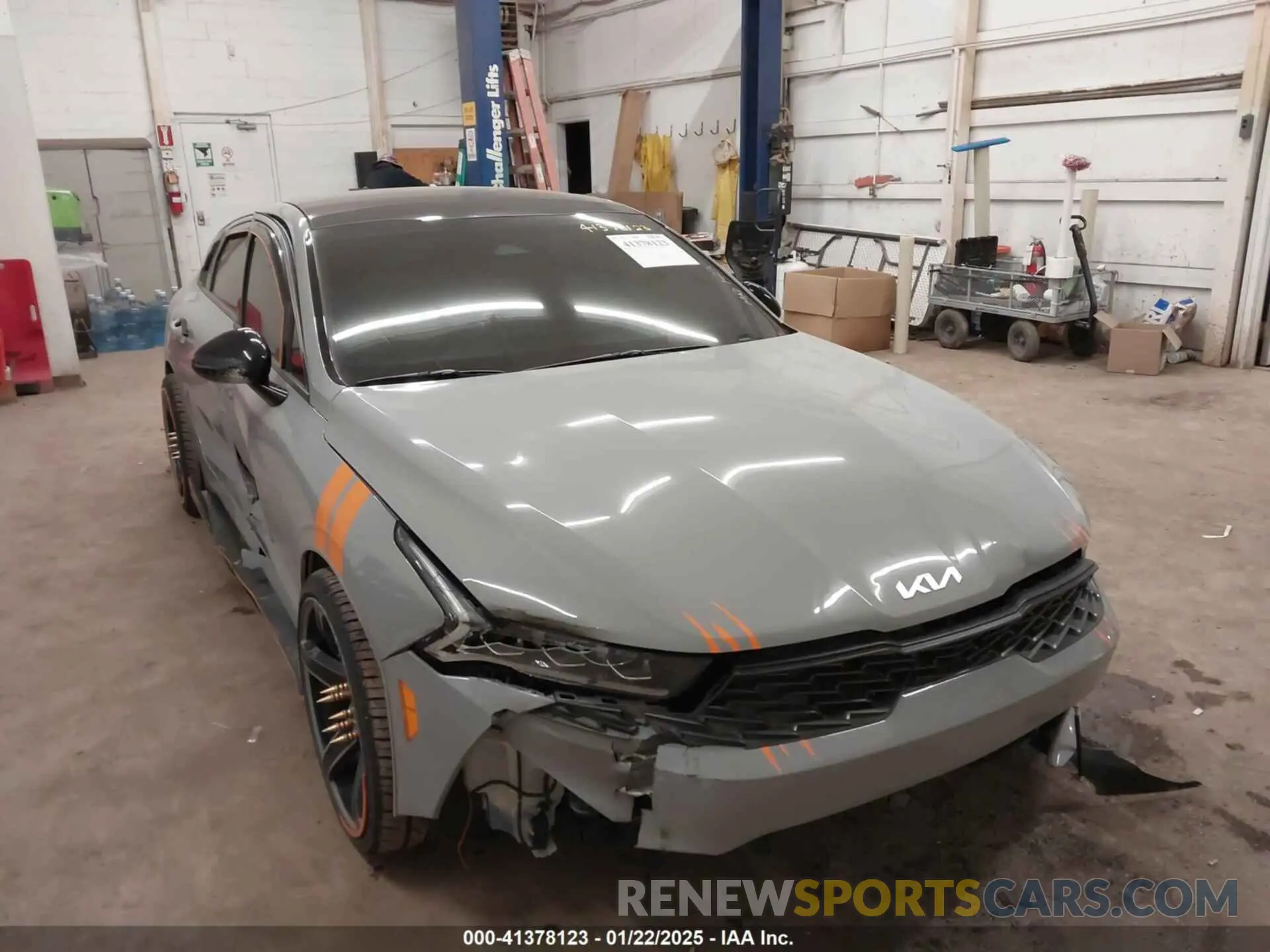 1 Photograph of a damaged car 5XXG64J24NG148694 KIA K5 2022