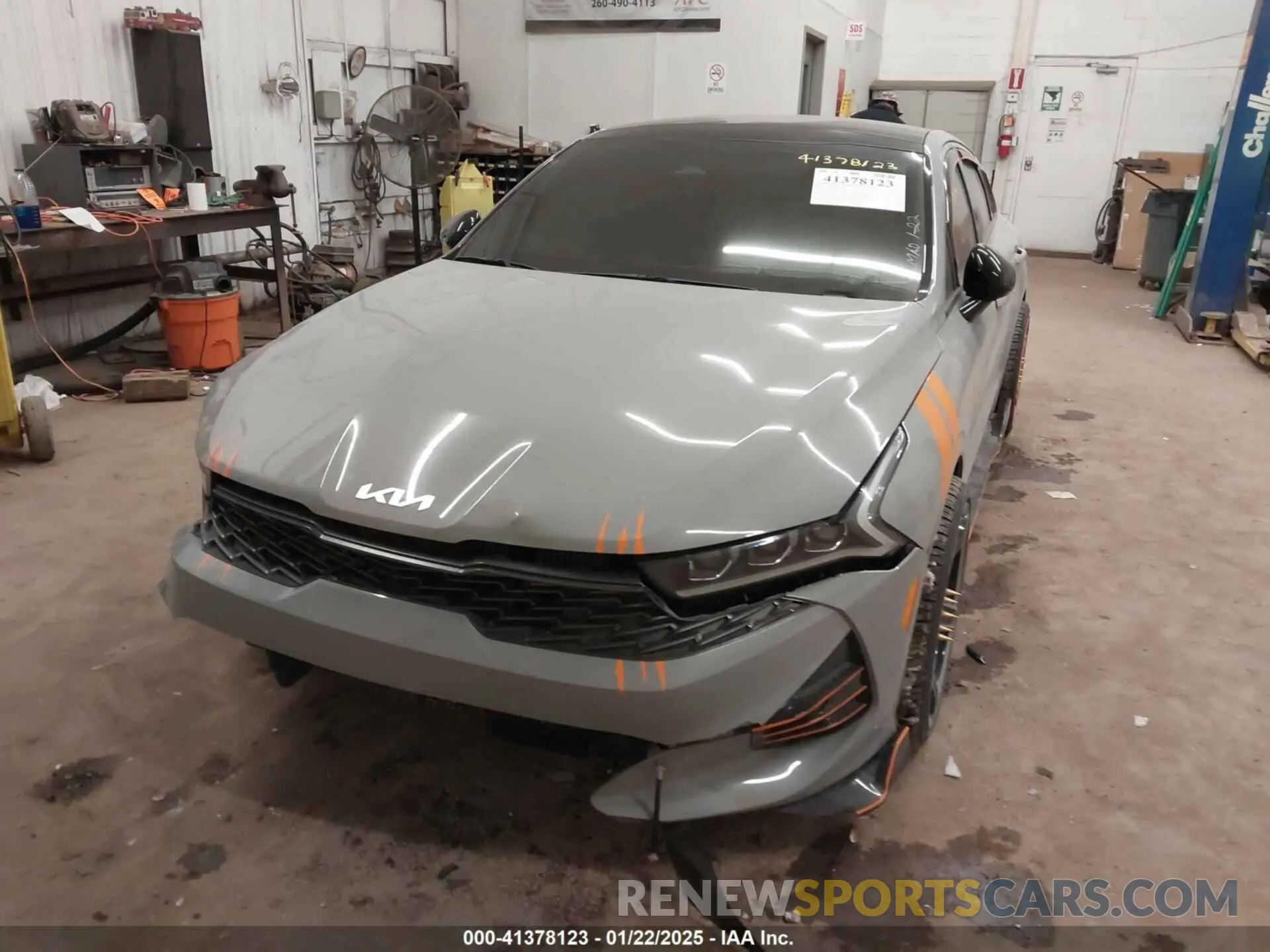 2 Photograph of a damaged car 5XXG64J24NG148694 KIA K5 2022