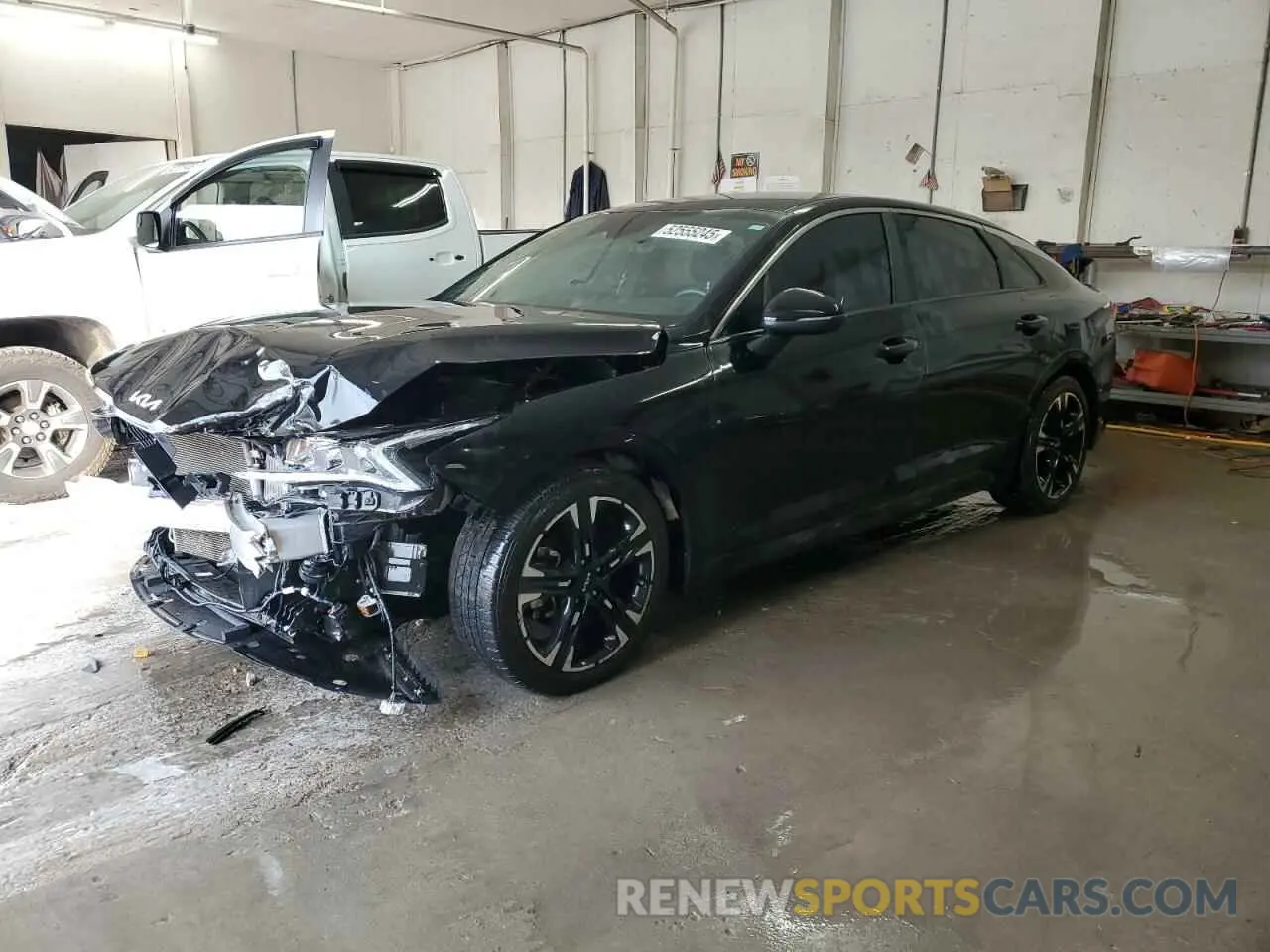 1 Photograph of a damaged car 5XXG64J24NG164457 KIA K5 2022