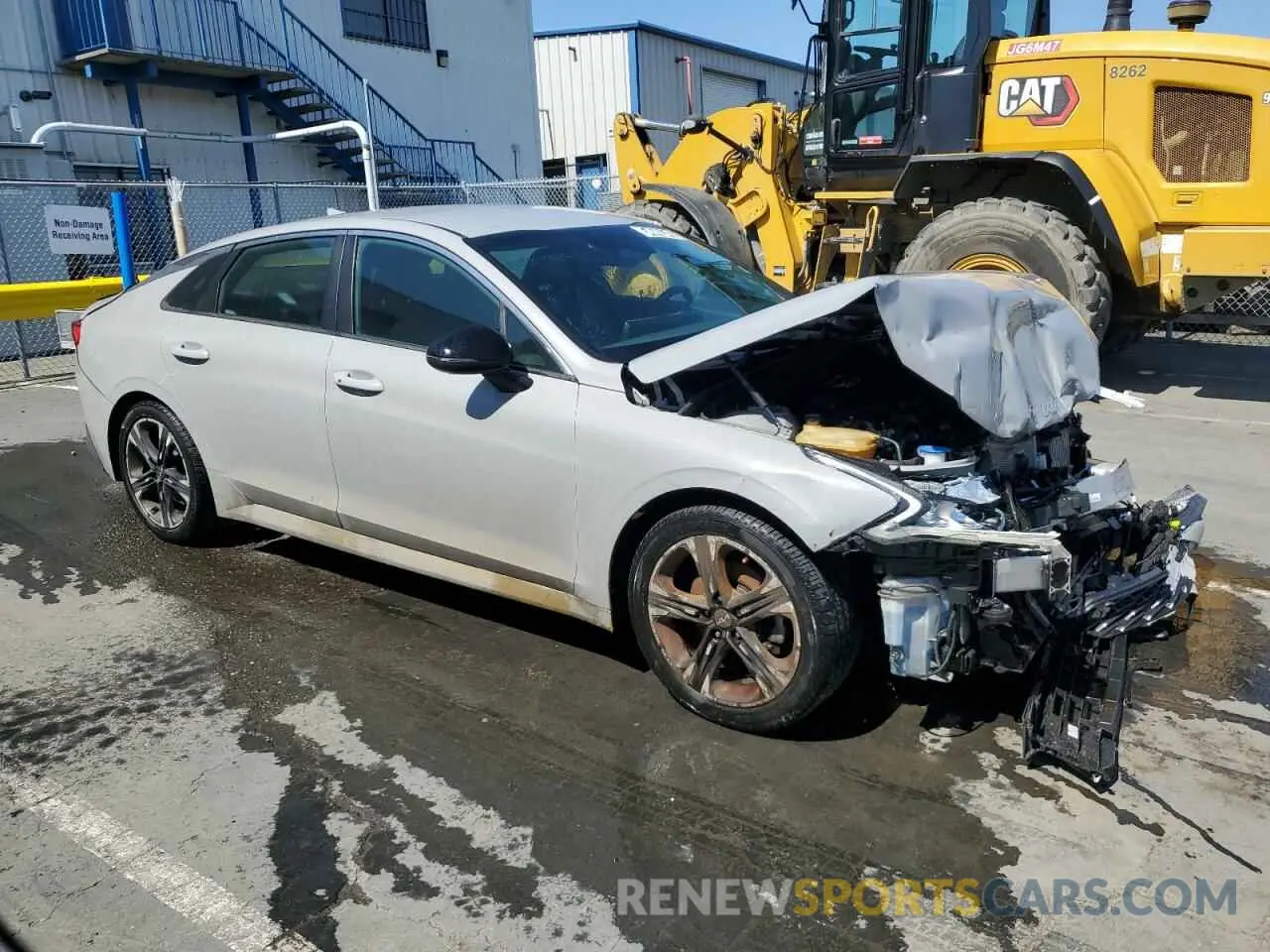 4 Photograph of a damaged car 5XXG64J24NG166905 KIA K5 2022