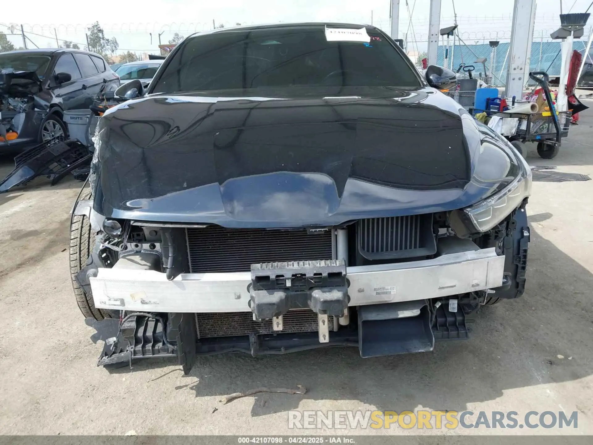19 Photograph of a damaged car 5XXG64J25NG100055 KIA K5 2022