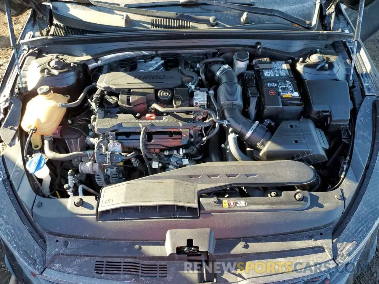 11 Photograph of a damaged car 5XXG64J25NG145383 KIA K5 2022
