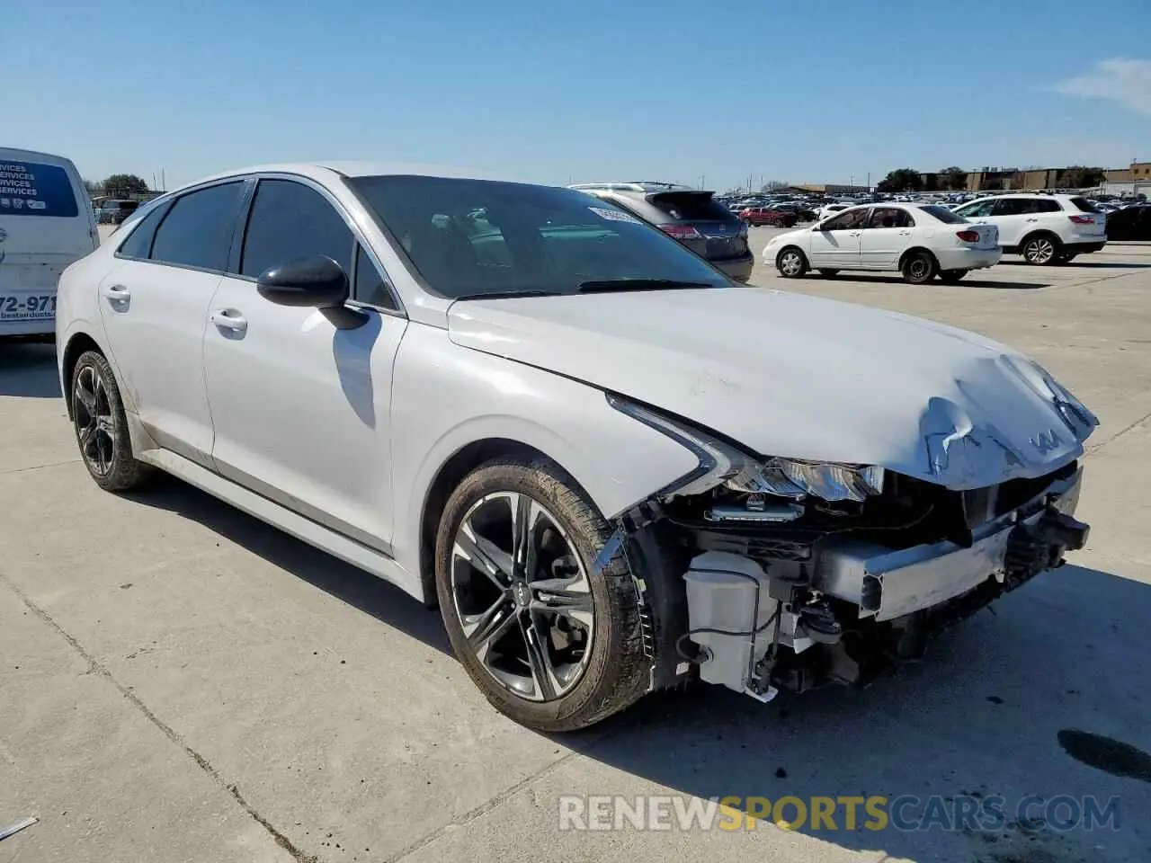 4 Photograph of a damaged car 5XXG64J26NG089261 KIA K5 2022