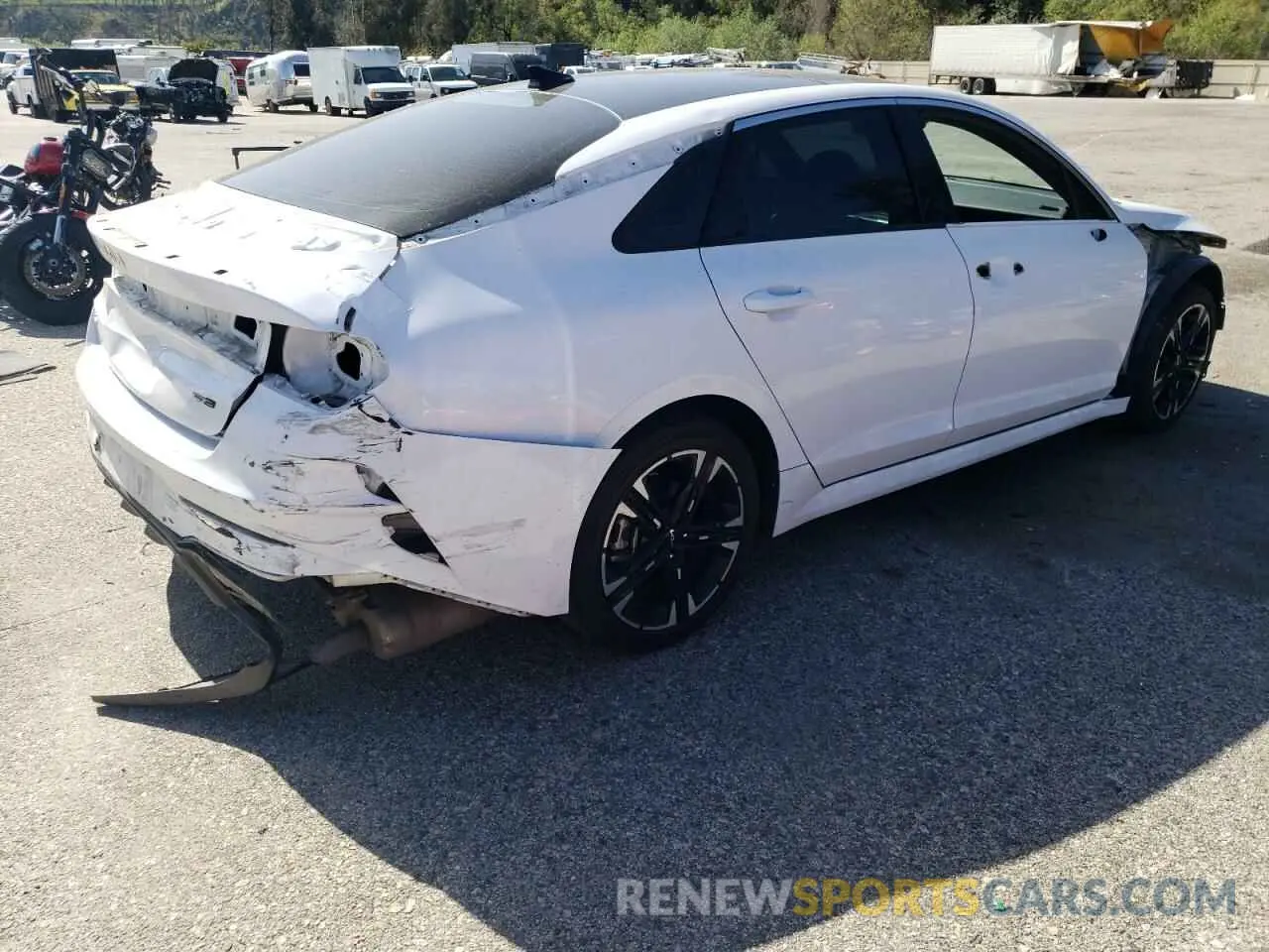 3 Photograph of a damaged car 5XXG64J26NG092158 KIA K5 2022