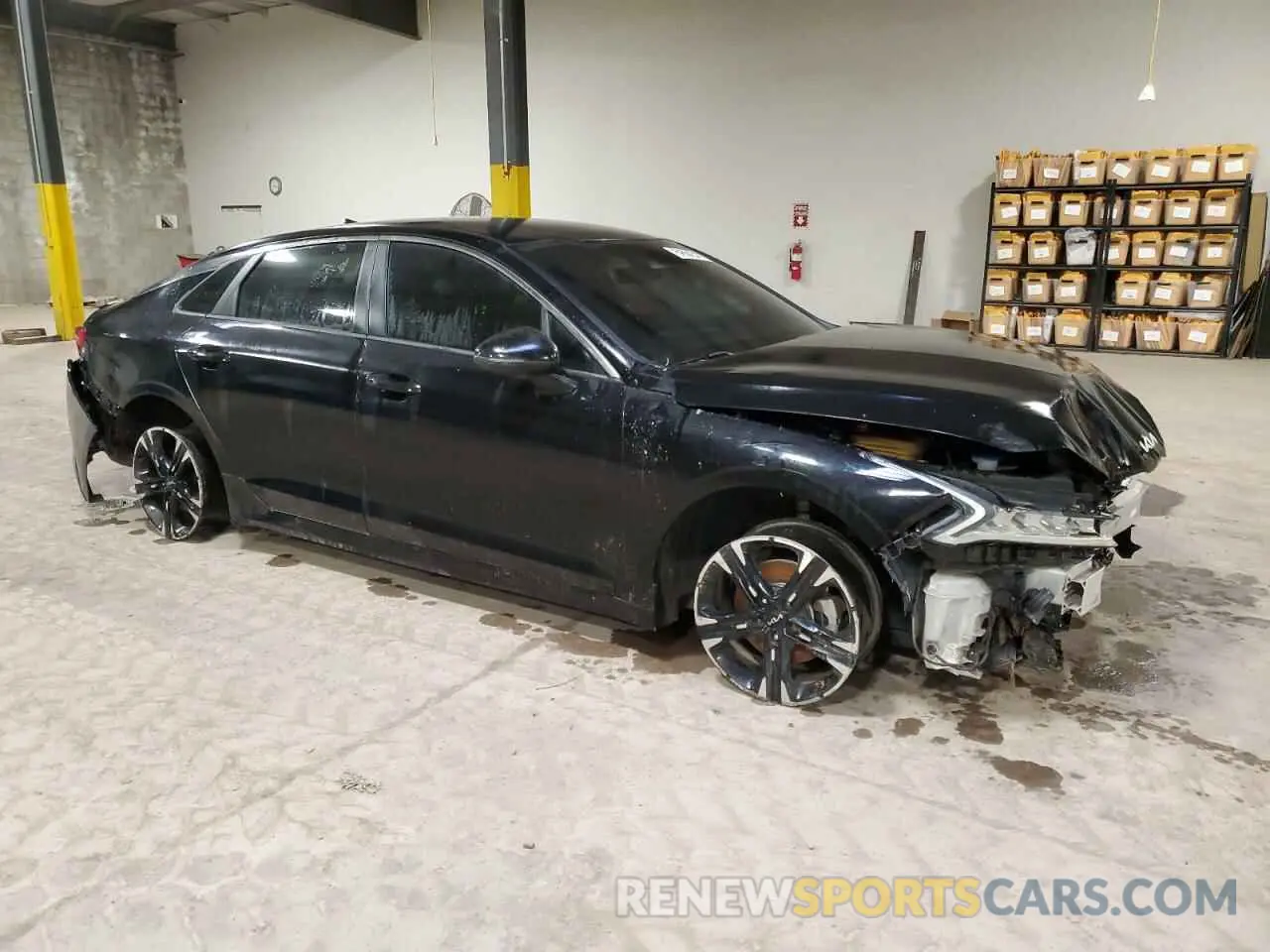 4 Photograph of a damaged car 5XXG64J26NG098526 KIA K5 2022