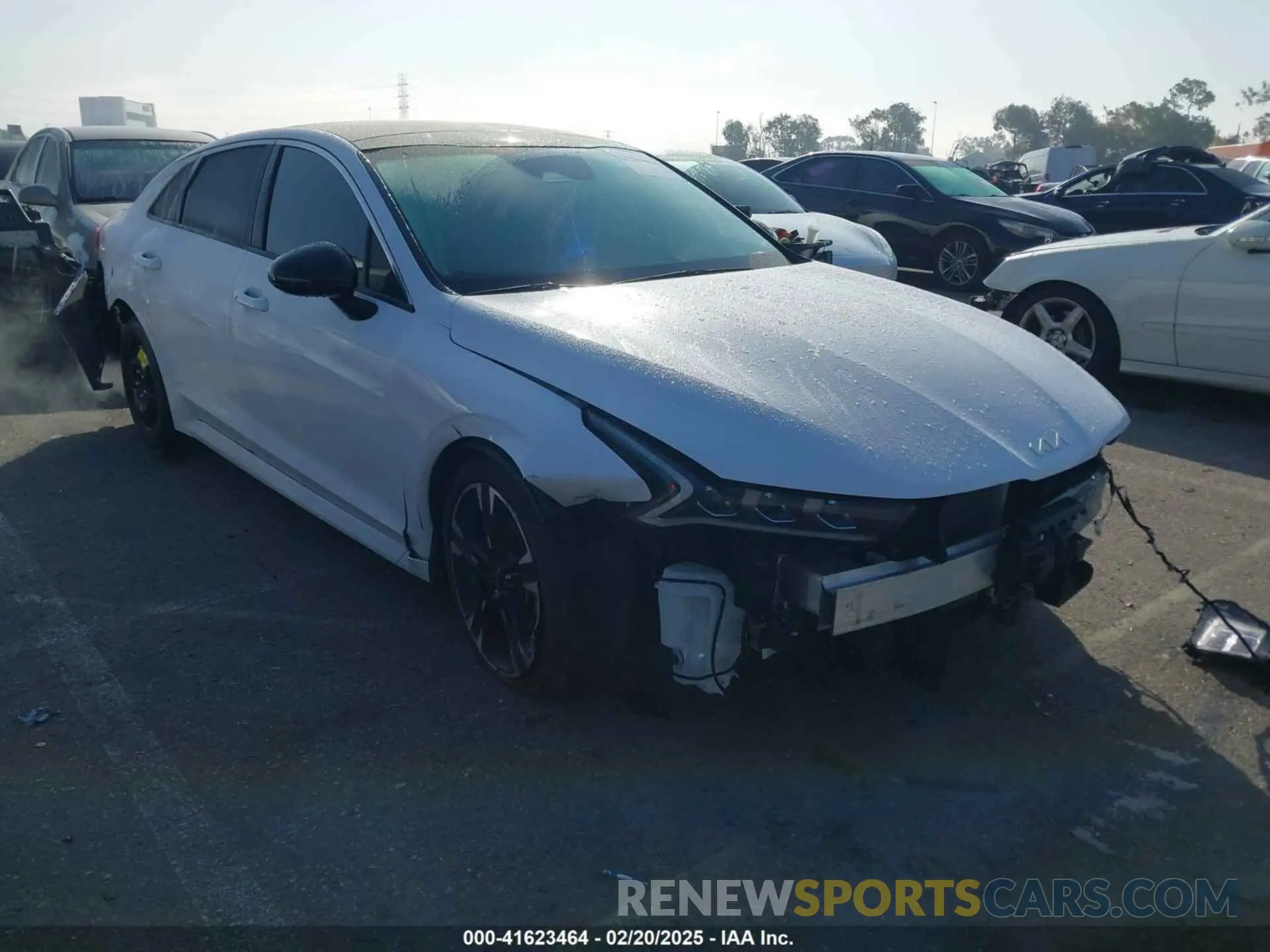 1 Photograph of a damaged car 5XXG64J26NG103451 KIA K5 2022