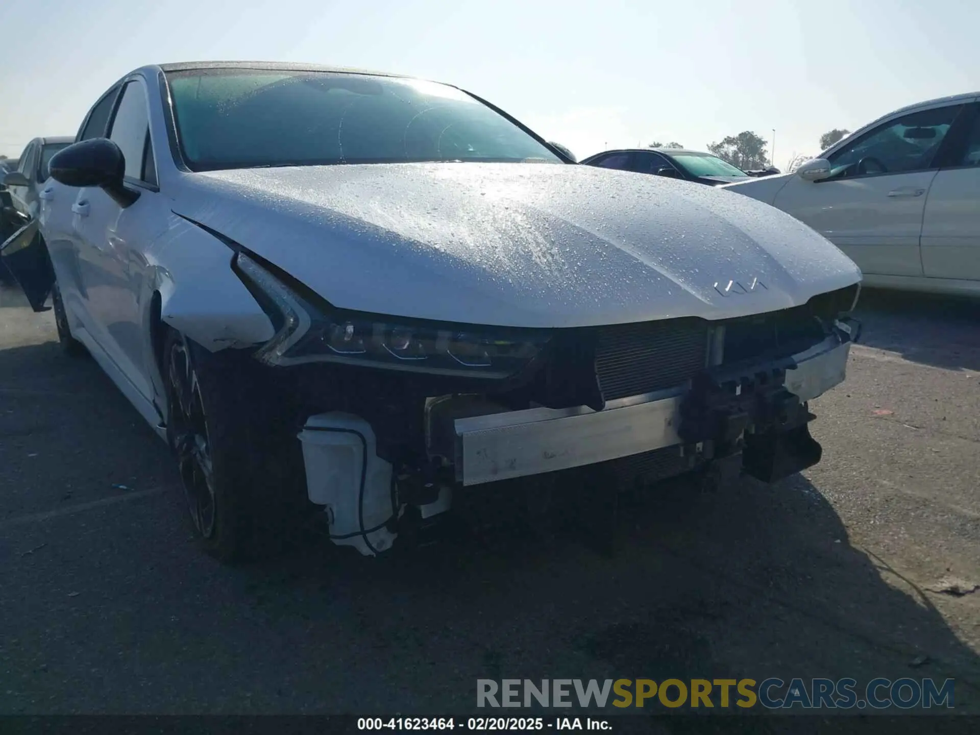 18 Photograph of a damaged car 5XXG64J26NG103451 KIA K5 2022