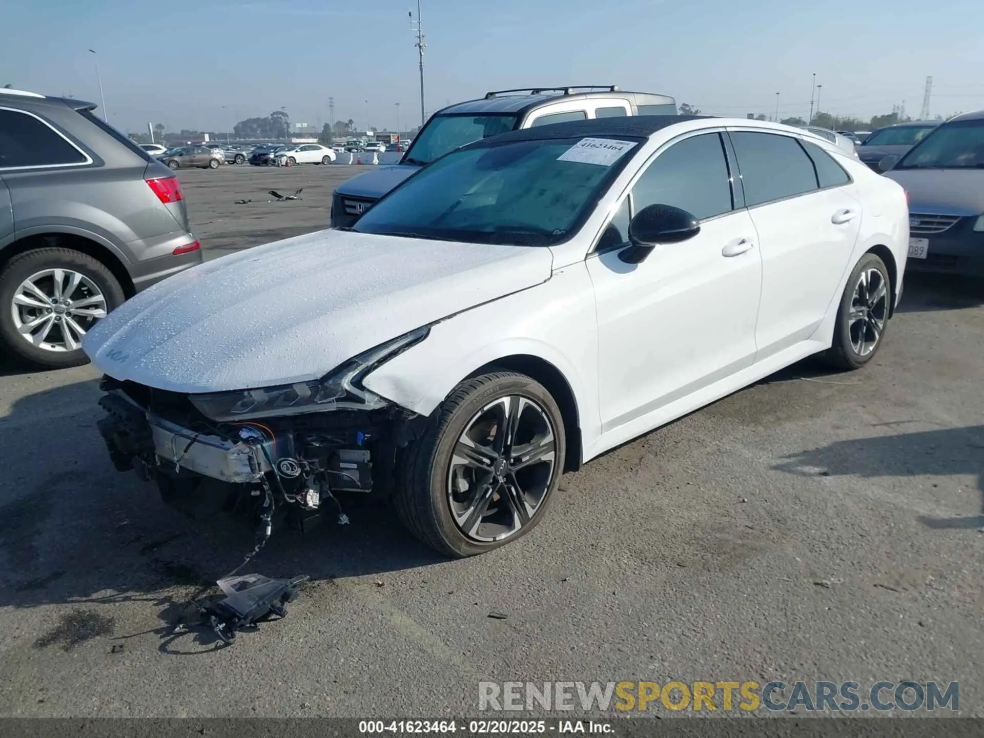2 Photograph of a damaged car 5XXG64J26NG103451 KIA K5 2022