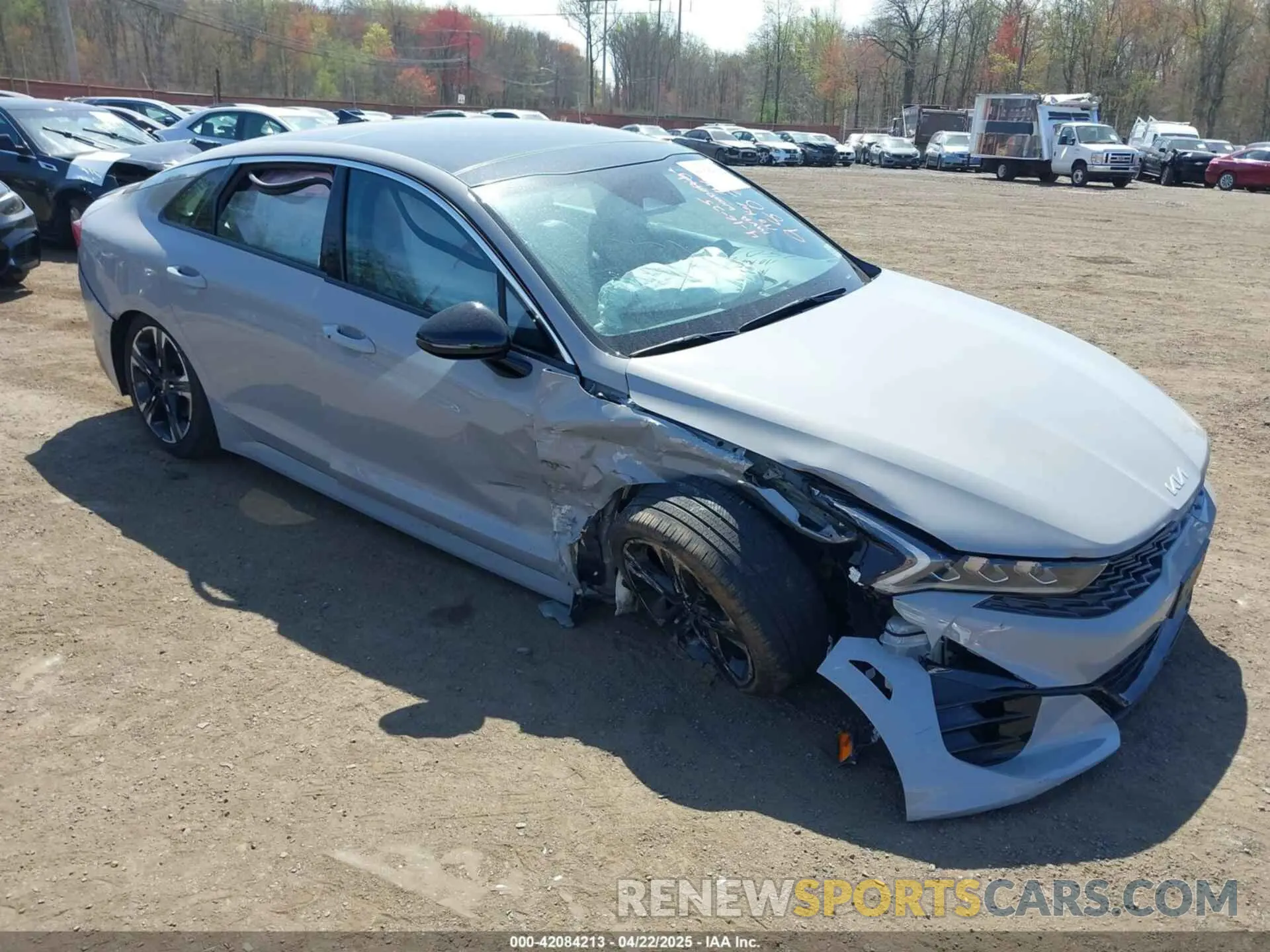 1 Photograph of a damaged car 5XXG64J26NG109802 KIA K5 2022