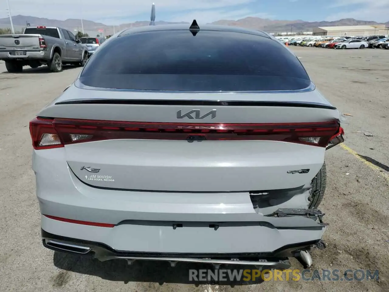 6 Photograph of a damaged car 5XXG64J26NG130620 KIA K5 2022