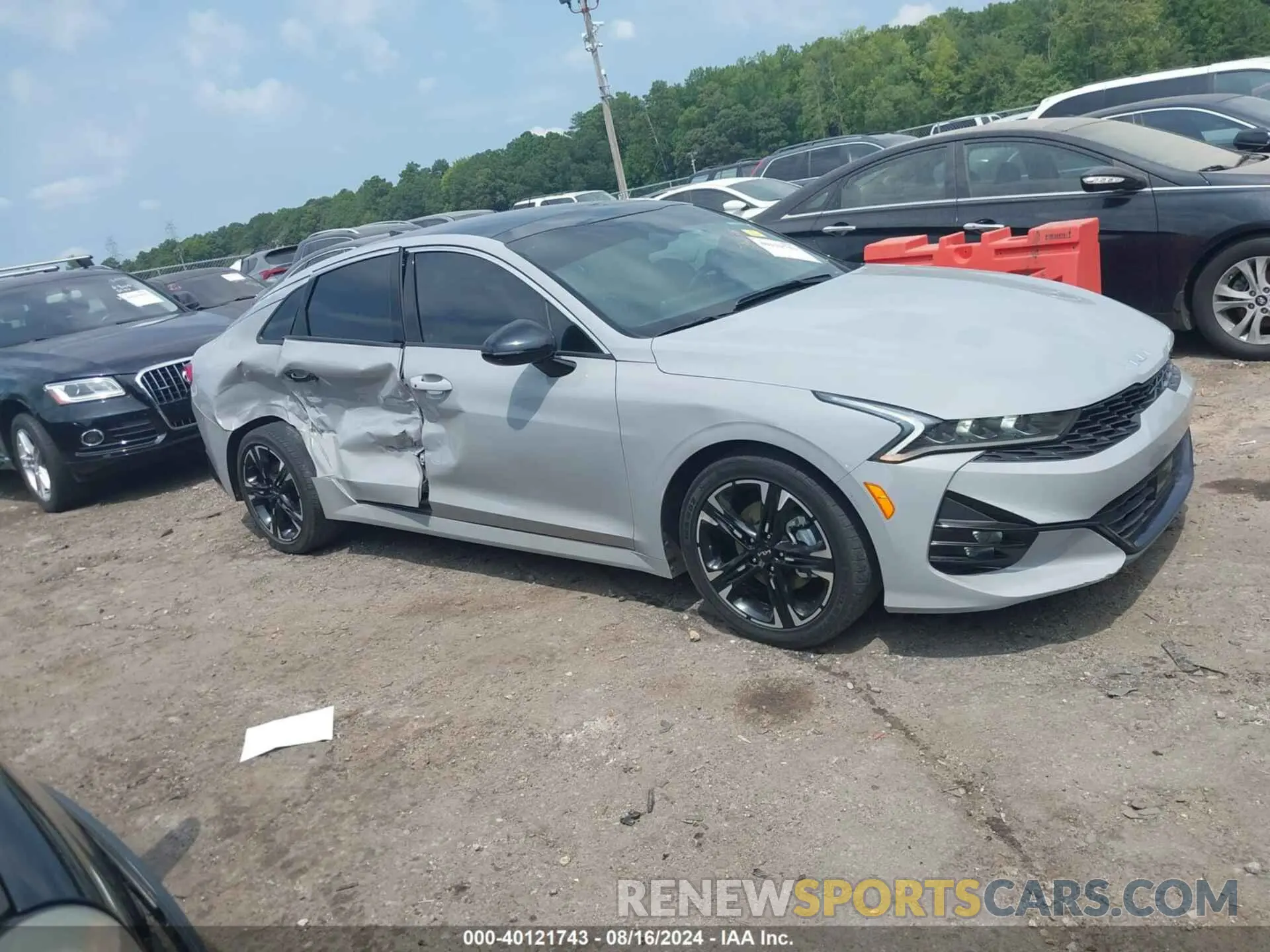 13 Photograph of a damaged car 5XXG64J26NG134876 KIA K5 2022