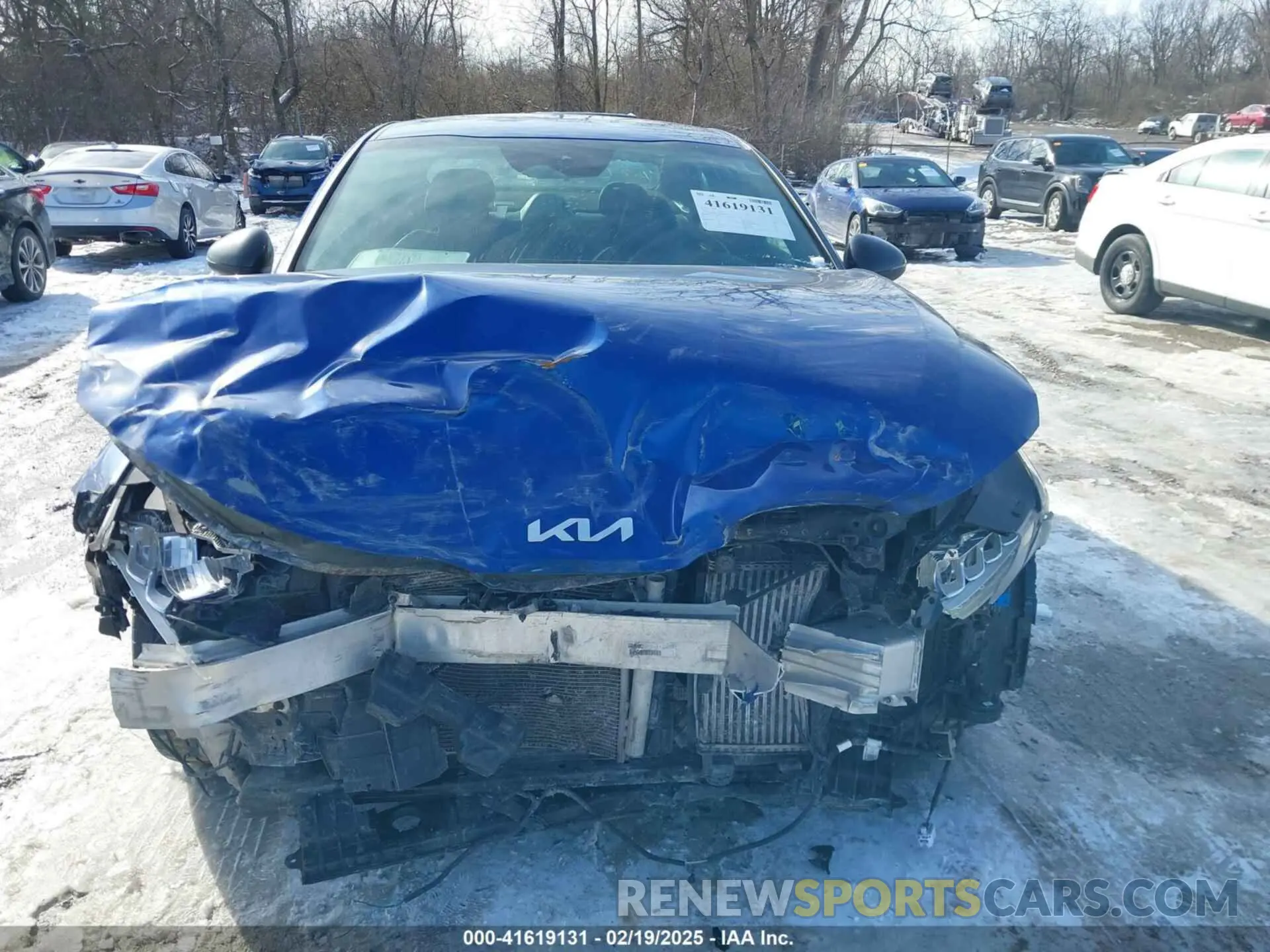 12 Photograph of a damaged car 5XXG64J26NG136711 KIA K5 2022