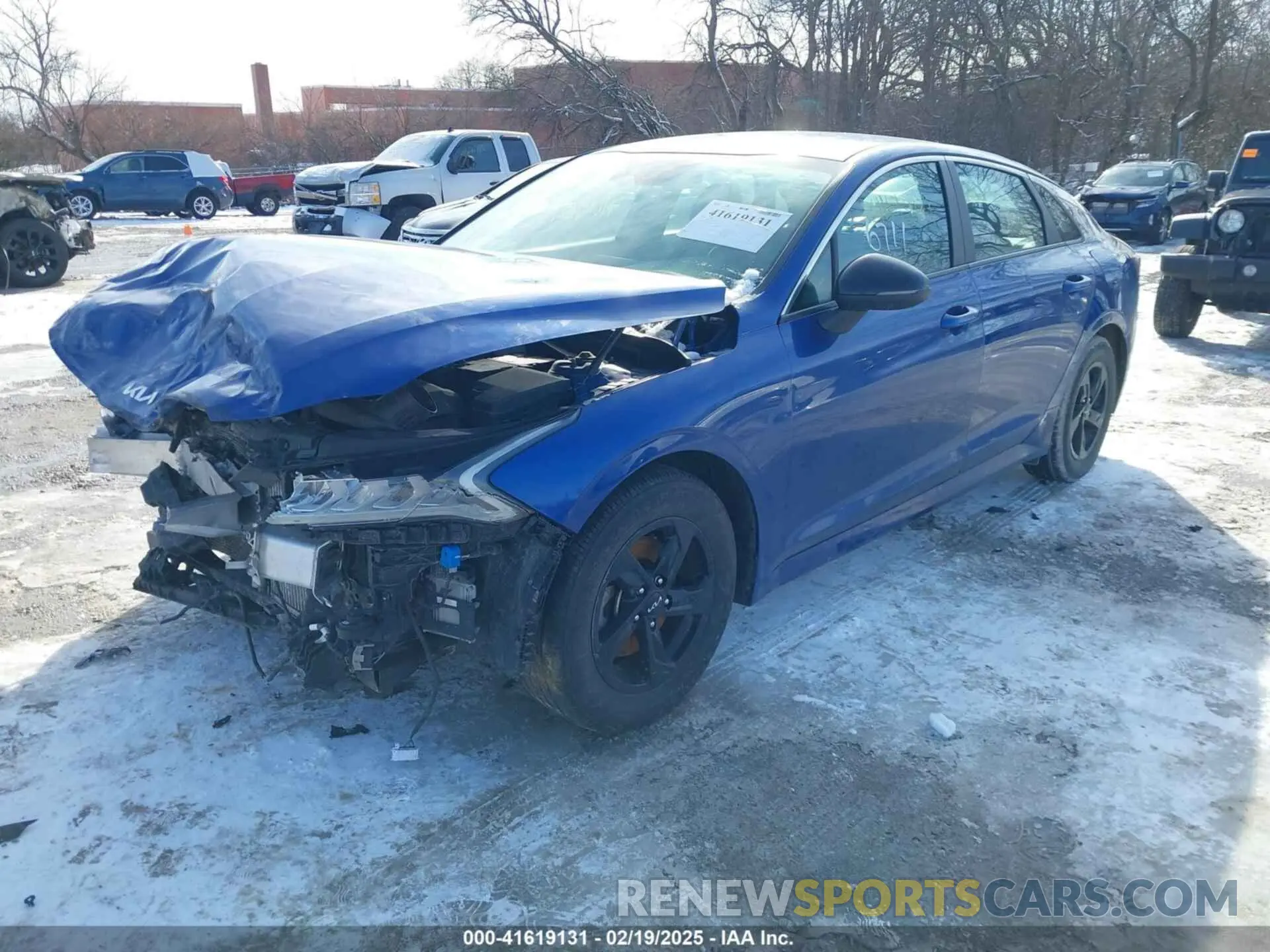 2 Photograph of a damaged car 5XXG64J26NG136711 KIA K5 2022