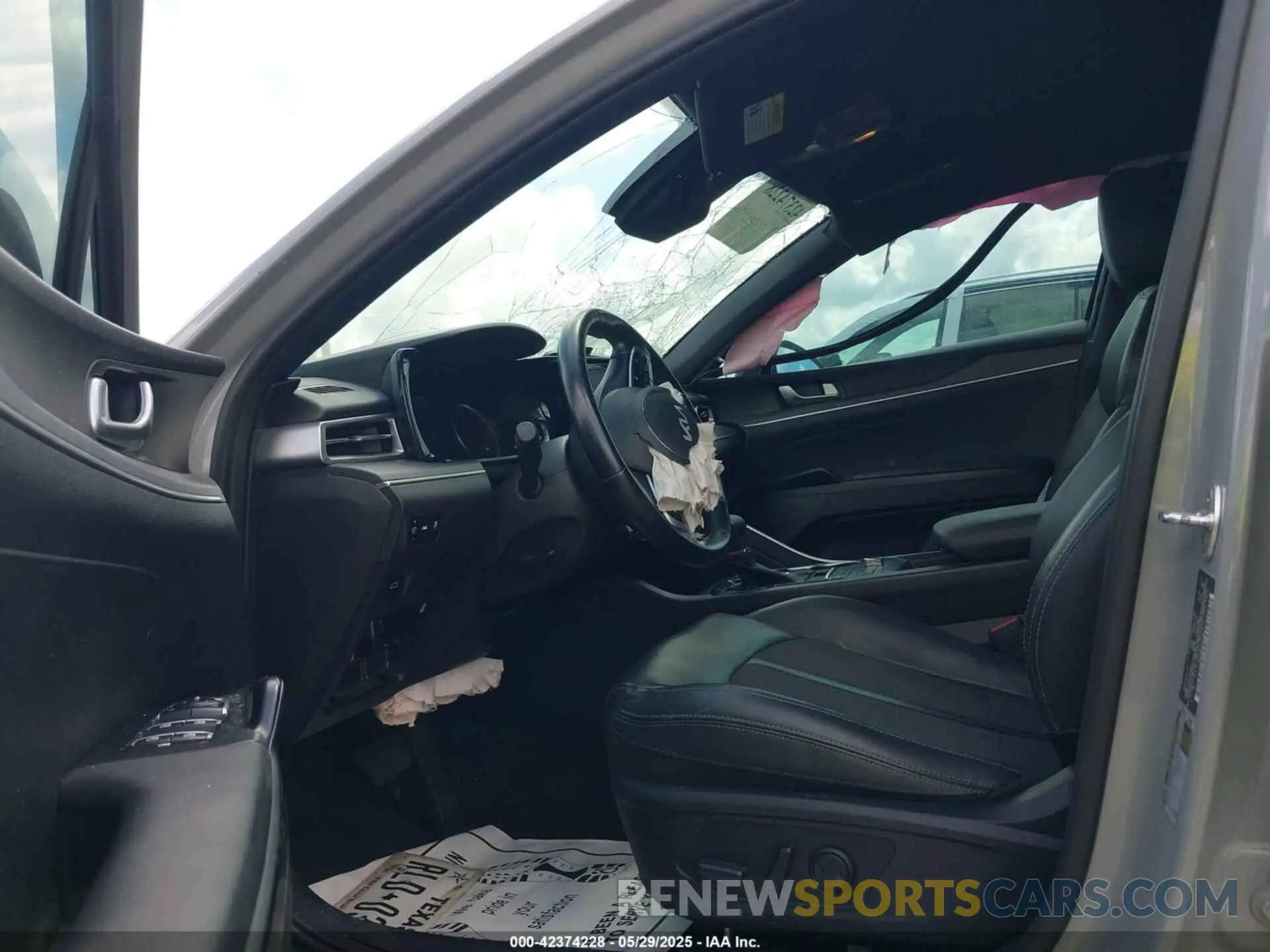 5 Photograph of a damaged car 5XXG64J26NG142749 KIA K5 2022
